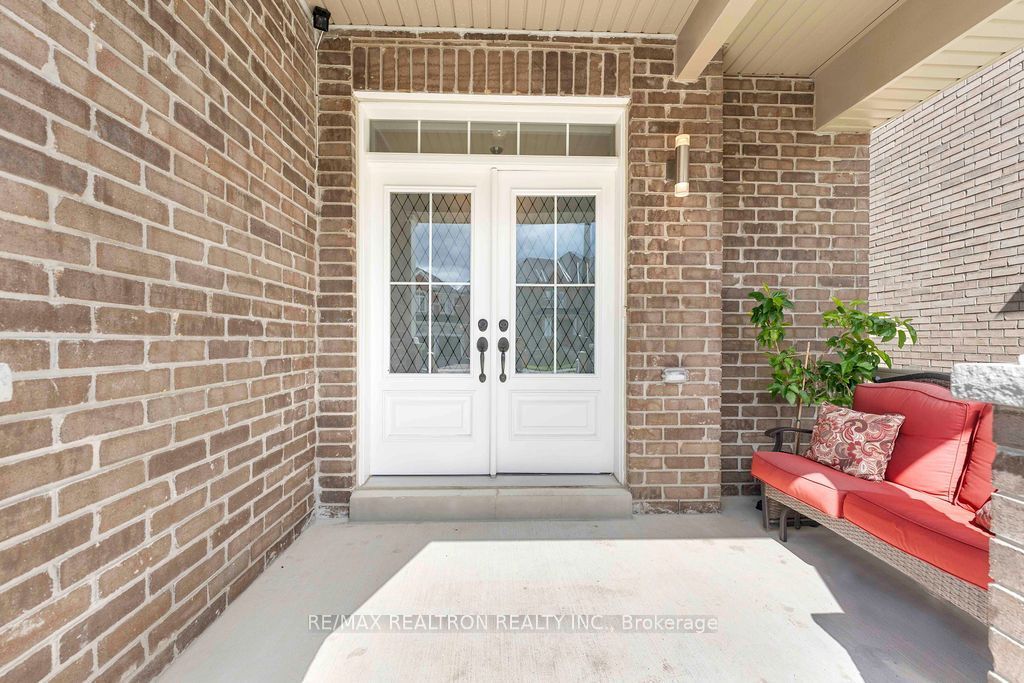 34 Vivian Creek Road, East Gwillimbury, ON L0G 1M0 photo 3