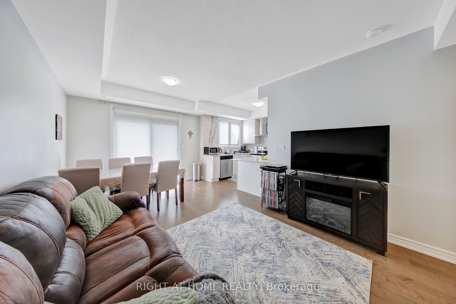198 Pine Grove Road 3, Vaughan, ON L4L 0H8 photo 5