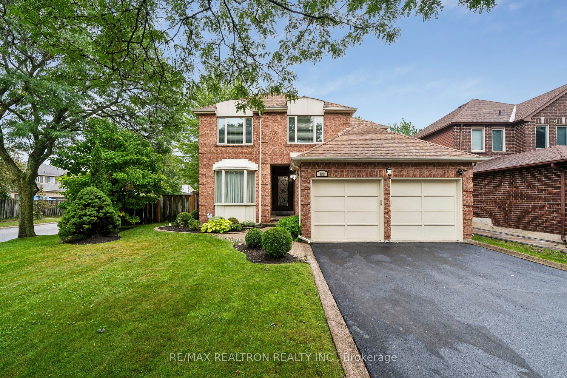 122 Colvin Crescent, Vaughan, ON L4J 2R7 photo 2