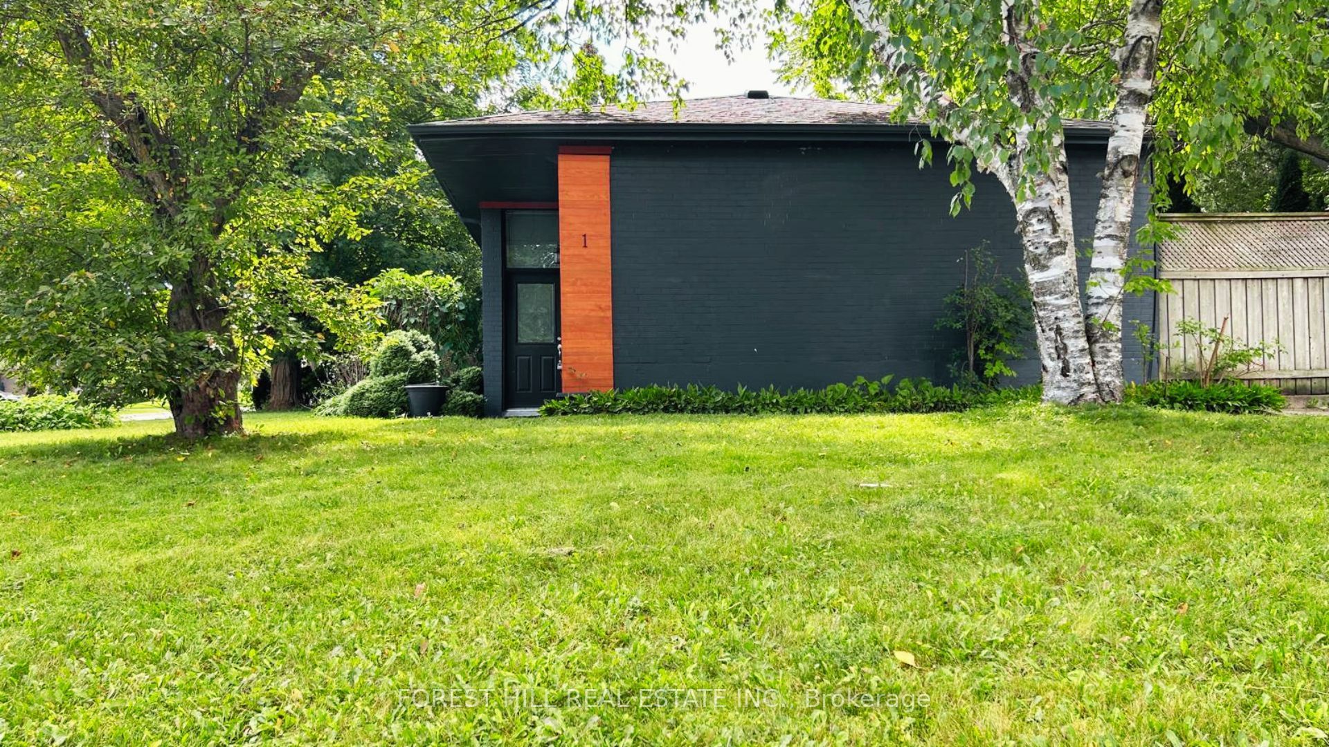 1 Willis Drive, Aurora, ON L4G 2J8 photo 3