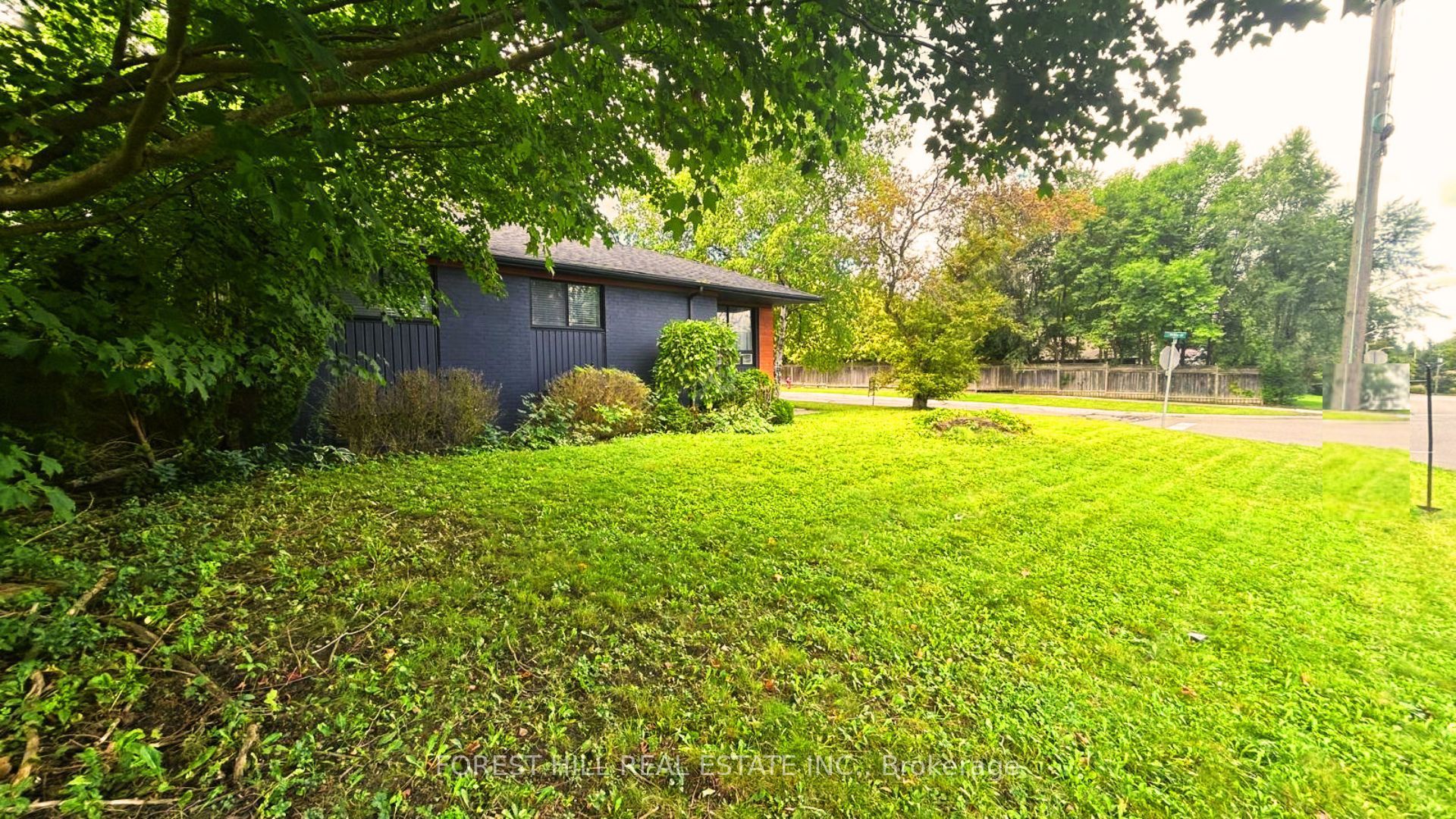 1 Willis Drive, Aurora, ON L4G 2J8 photo 4