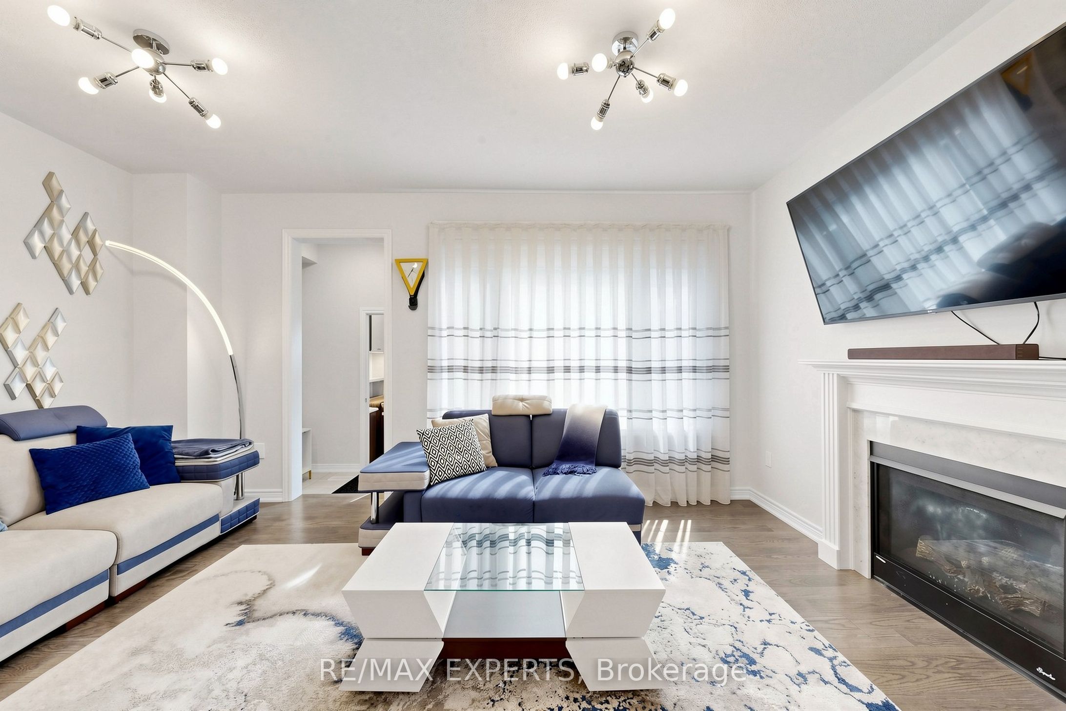9 Applegate Drive, East Gwillimbury, ON L9N 0R2 photo 4