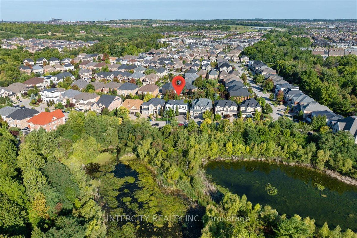 102 Cook's Mill Crescent, Vaughan, ON L6A 0L1 photo 5