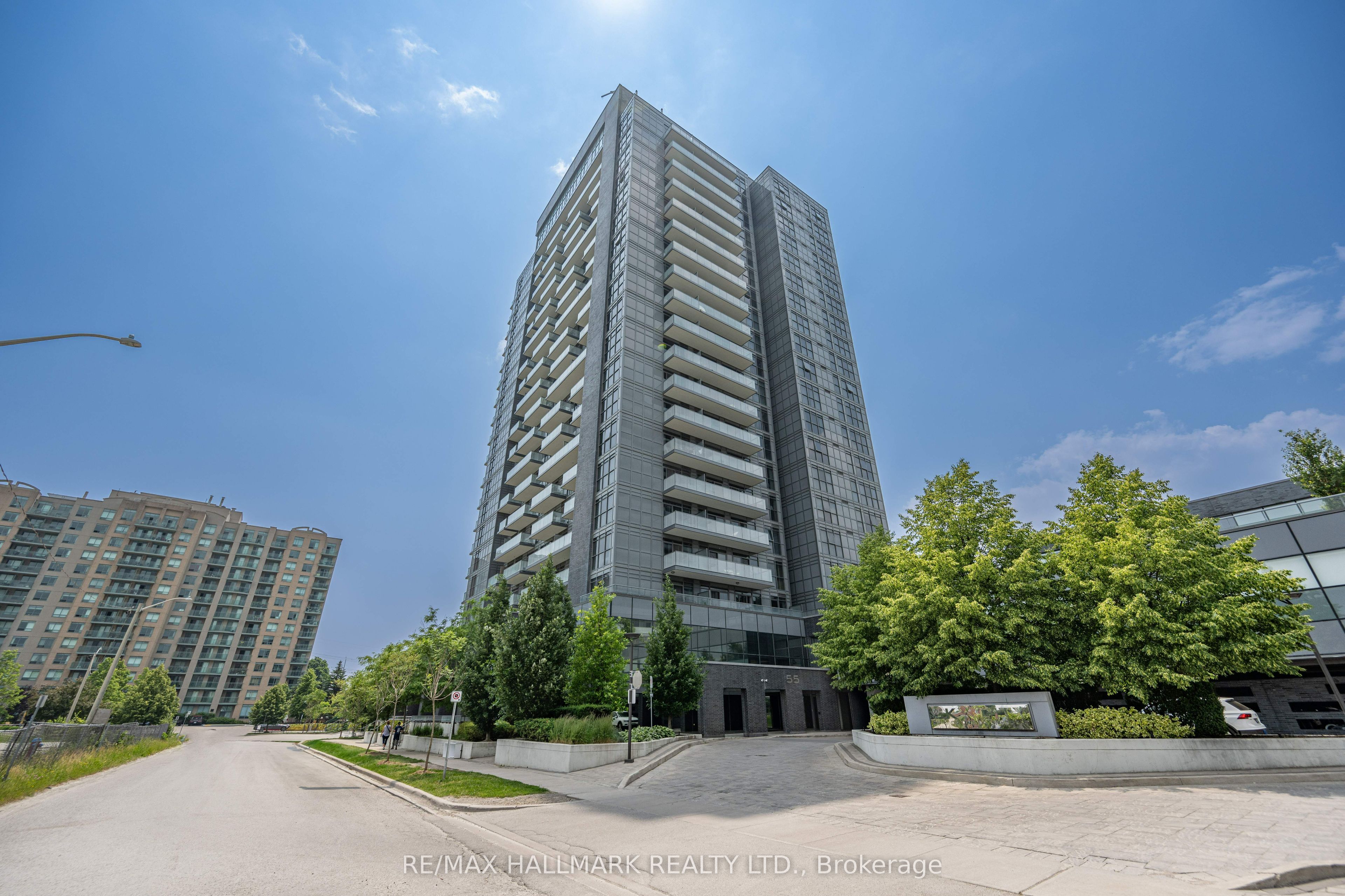 55 Oneida Crescent 406, Richmond Hill, ON L4B 0E8