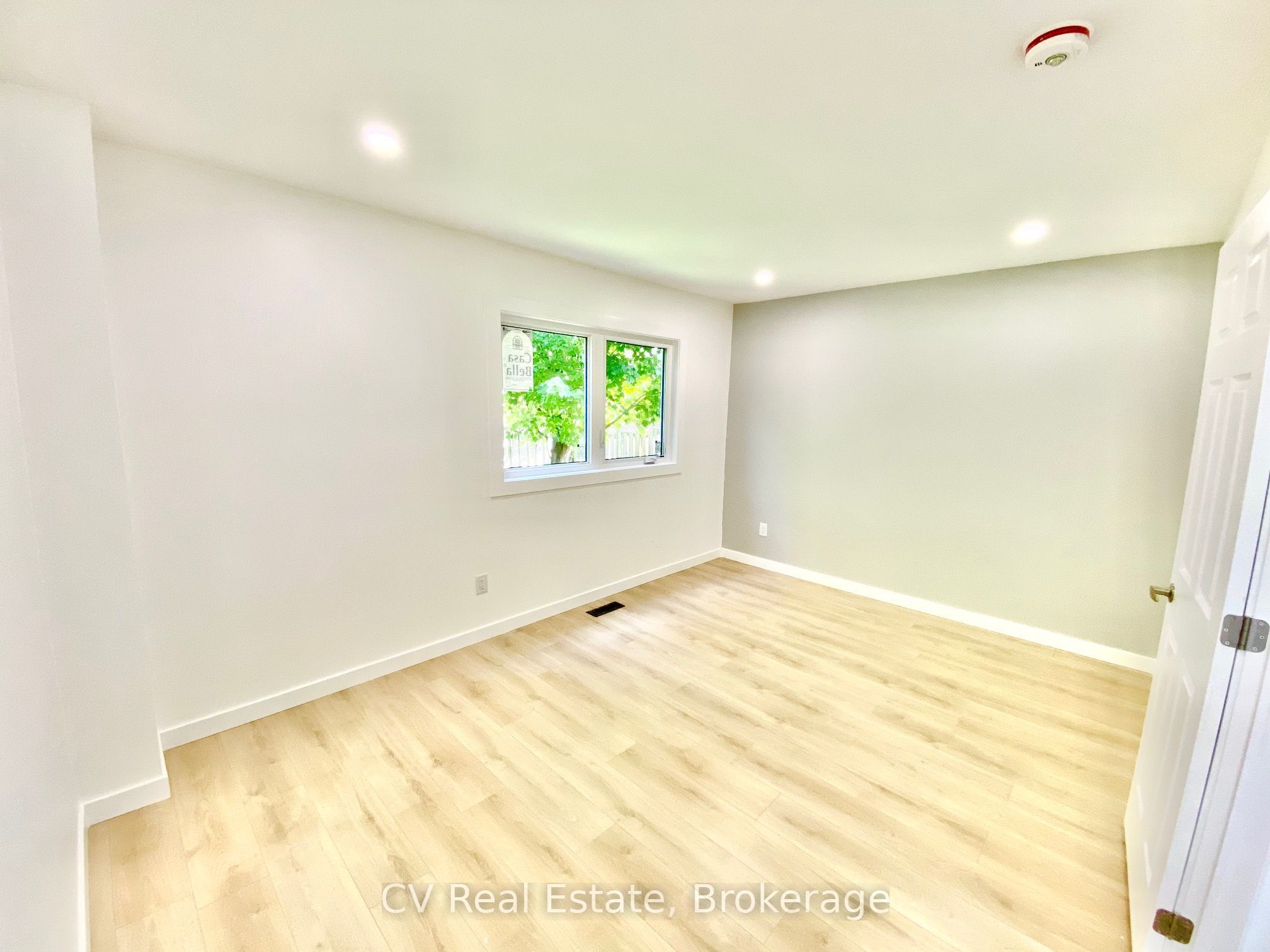 203 Sheffield Street, Newmarket, ON L3Y 5X7 photo 3
