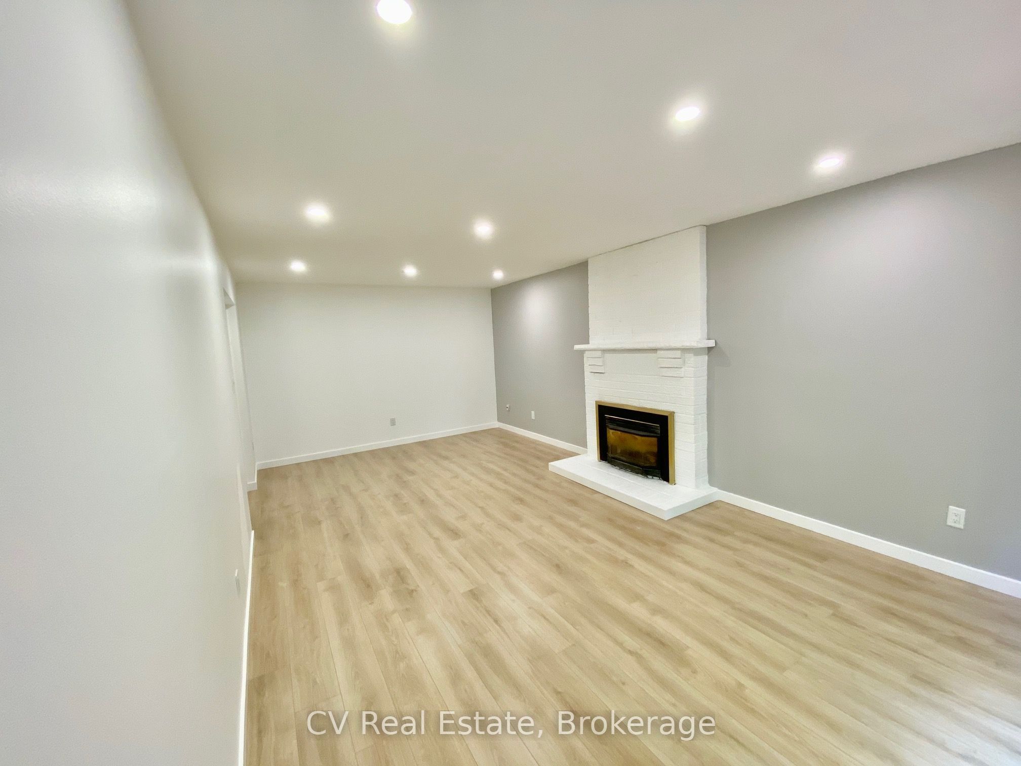 203 Sheffield Street, Newmarket, ON L3Y 5X7 photo 4