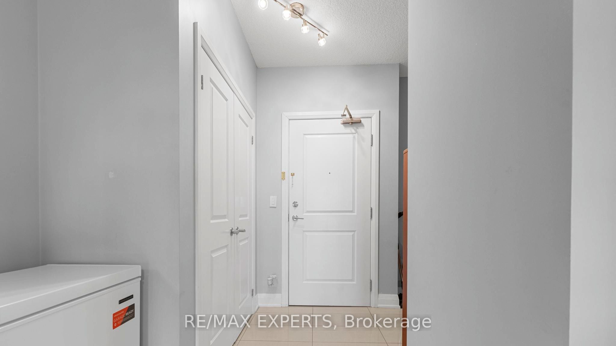 12 Woodstream Boulevard 201, Vaughan, ON L4L 8C4 photo 4