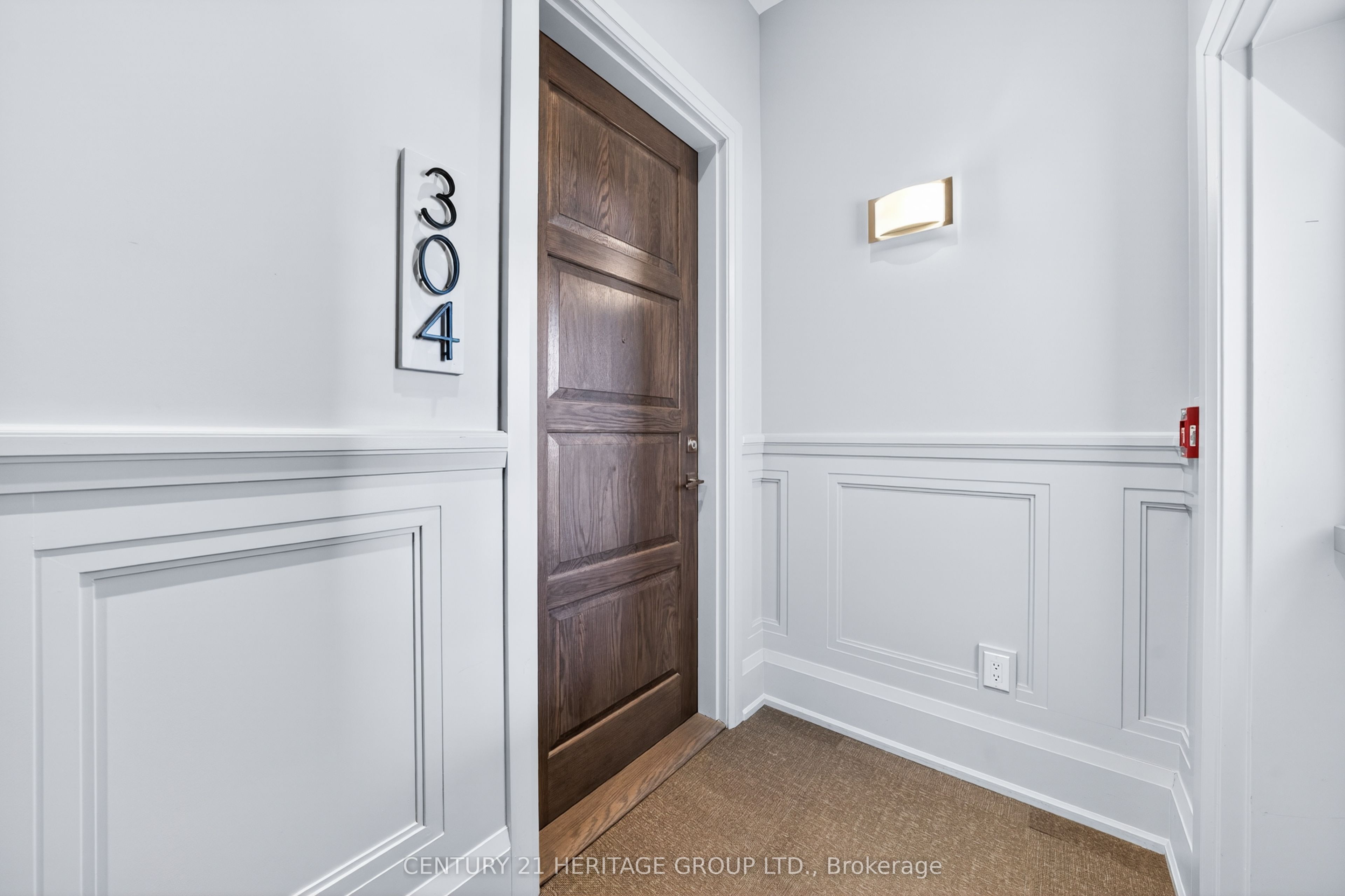 400 Park Avenue 304, Newmarket, ON L3Y 1V8 photo 2