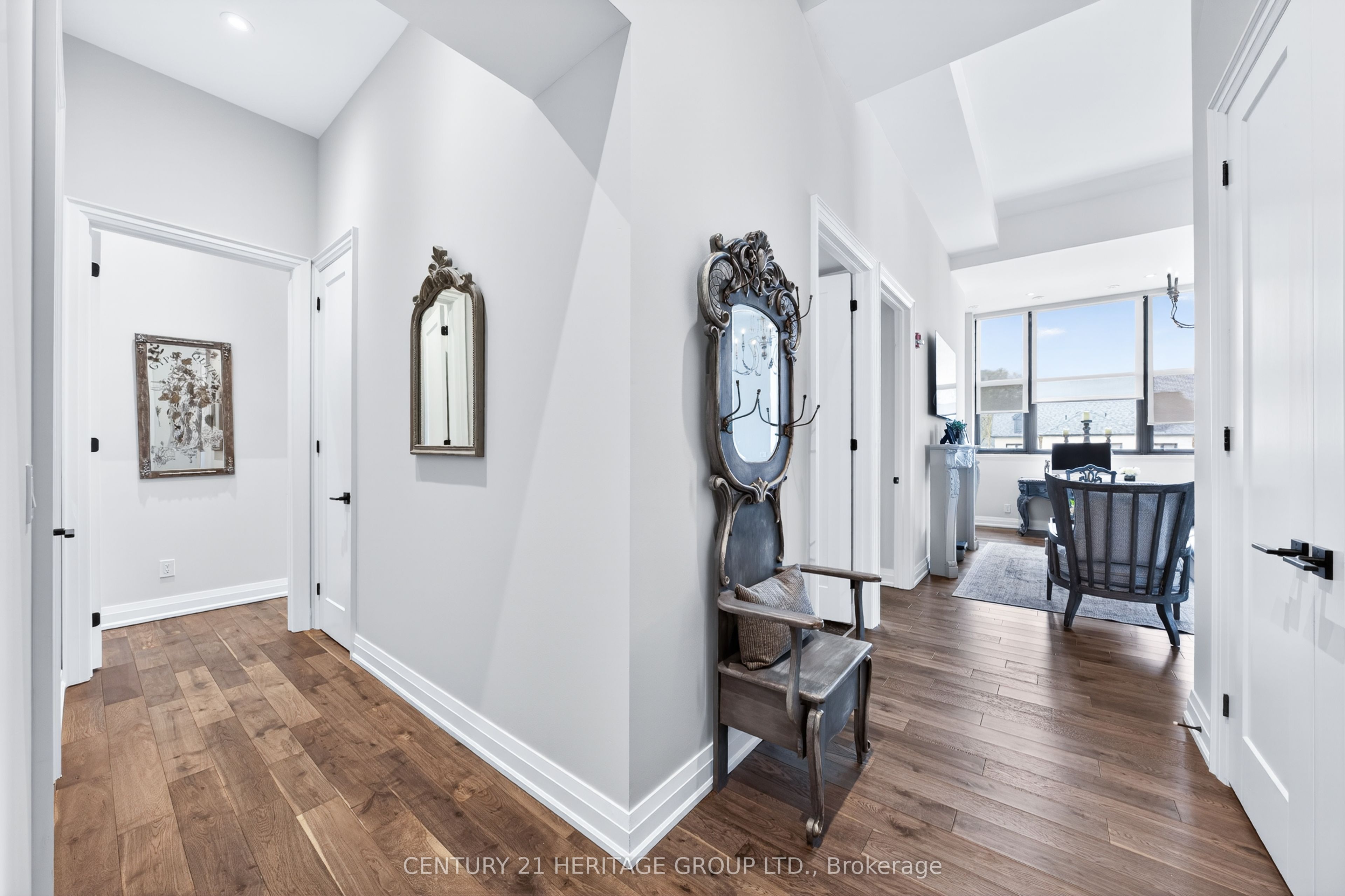 400 Park Avenue 304, Newmarket, ON L3Y 1V8 photo 4