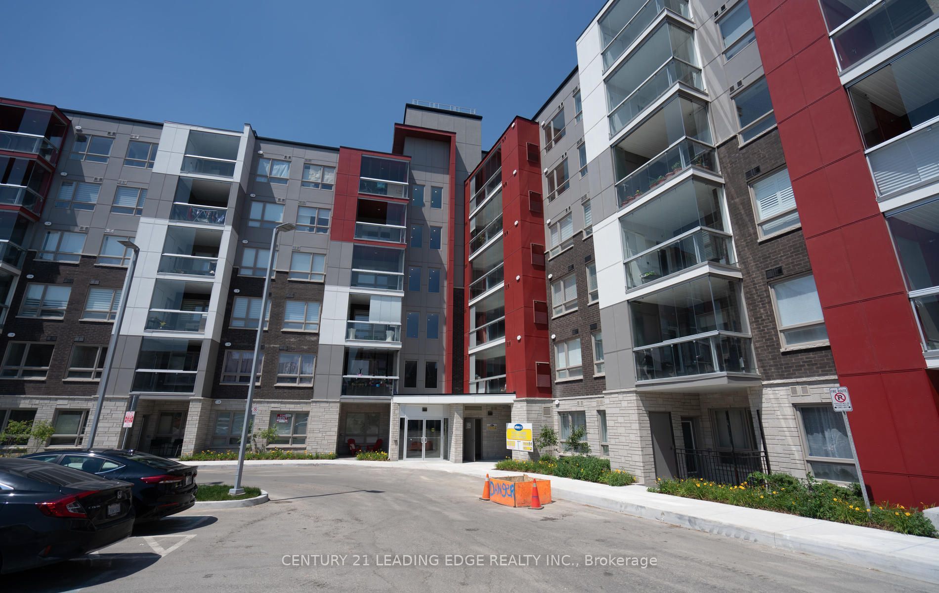 58 Adam Sellers Street 612, Markham, ON L6B 1M5 photo 2