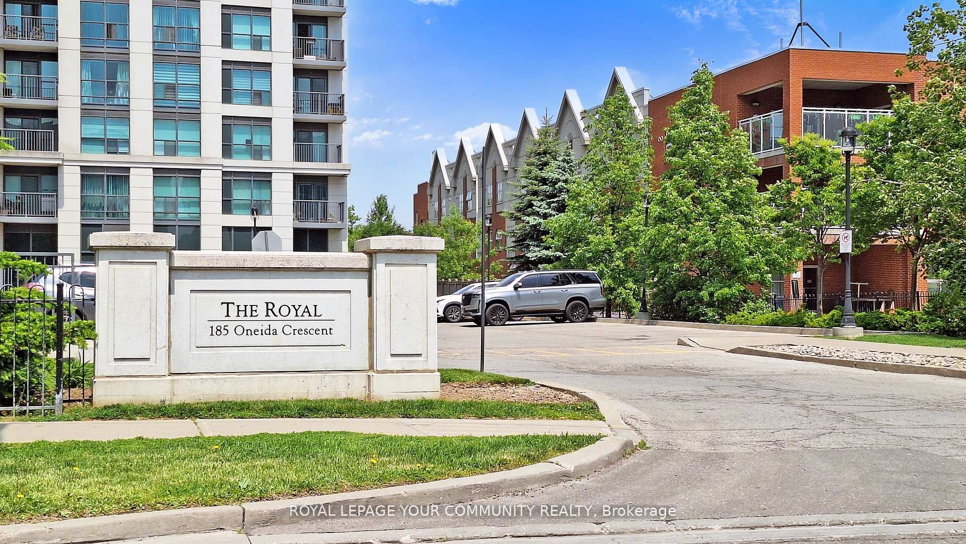 185 Oneida Crescent 1005, Richmond Hill, ON L4B 0H4 photo 2