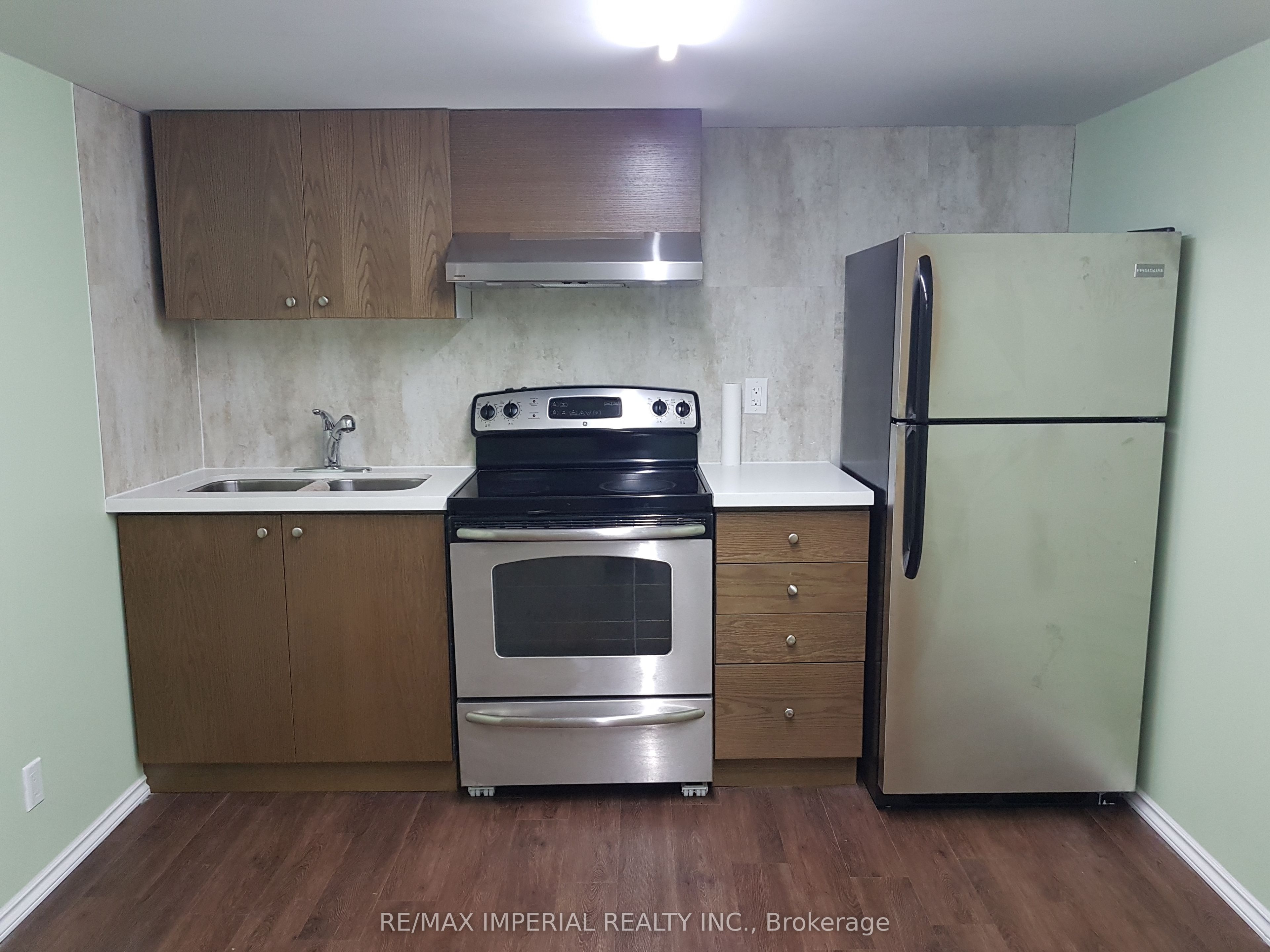 110 Patterson Street, Newmarket, ON L3Y 4Y8 photo 3