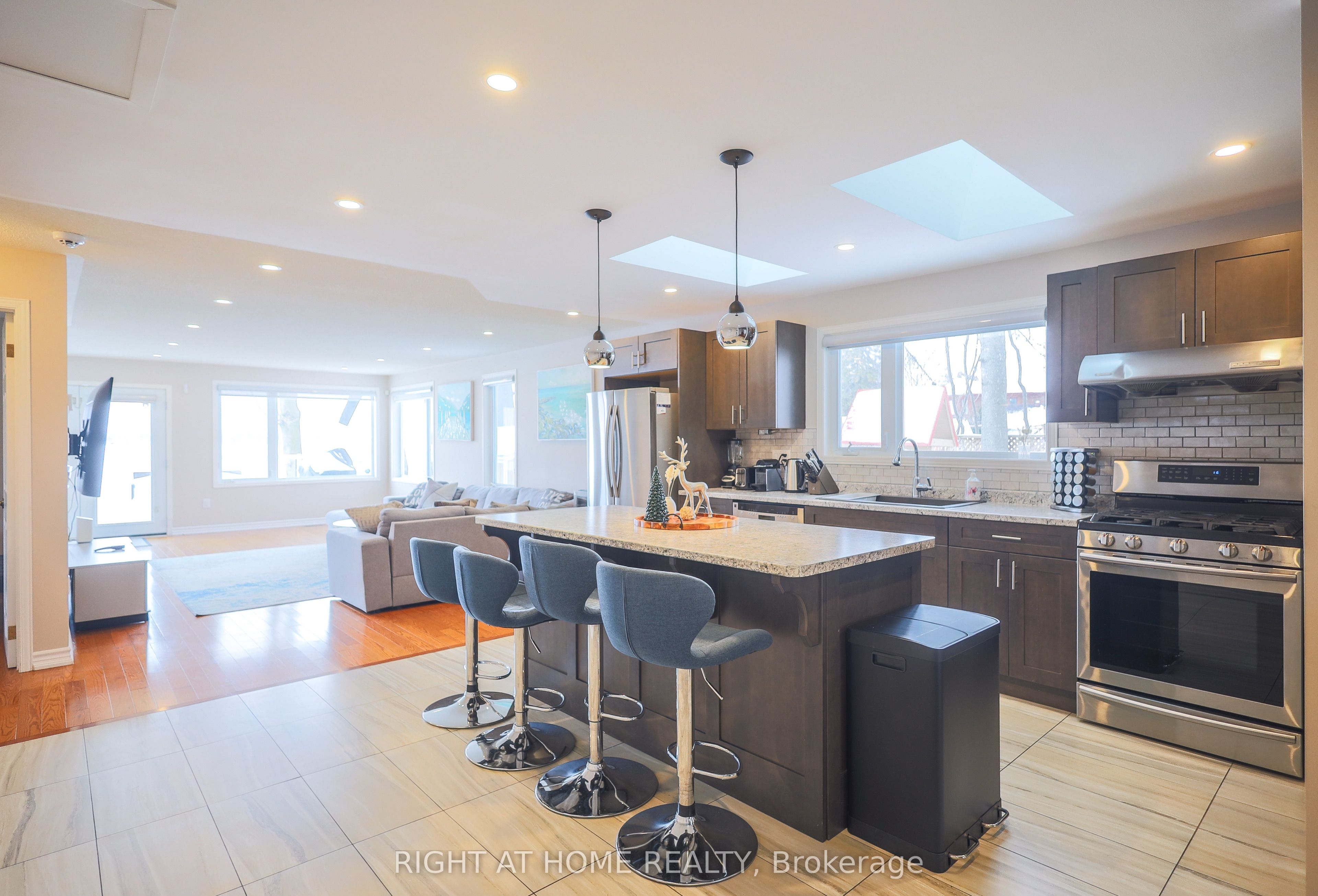 885 Adams Road, Innisfil, ON L9S 4C9 photo 4