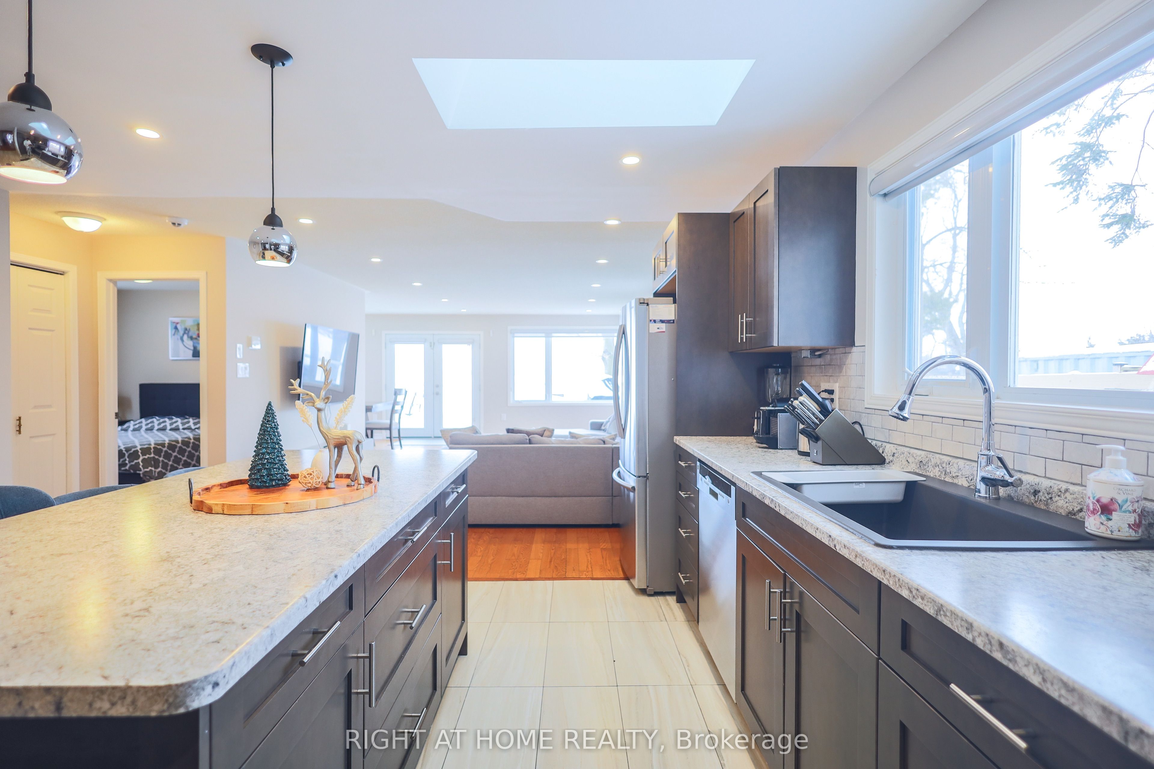 885 Adams Road, Innisfil, ON L9S 4C9 photo 5