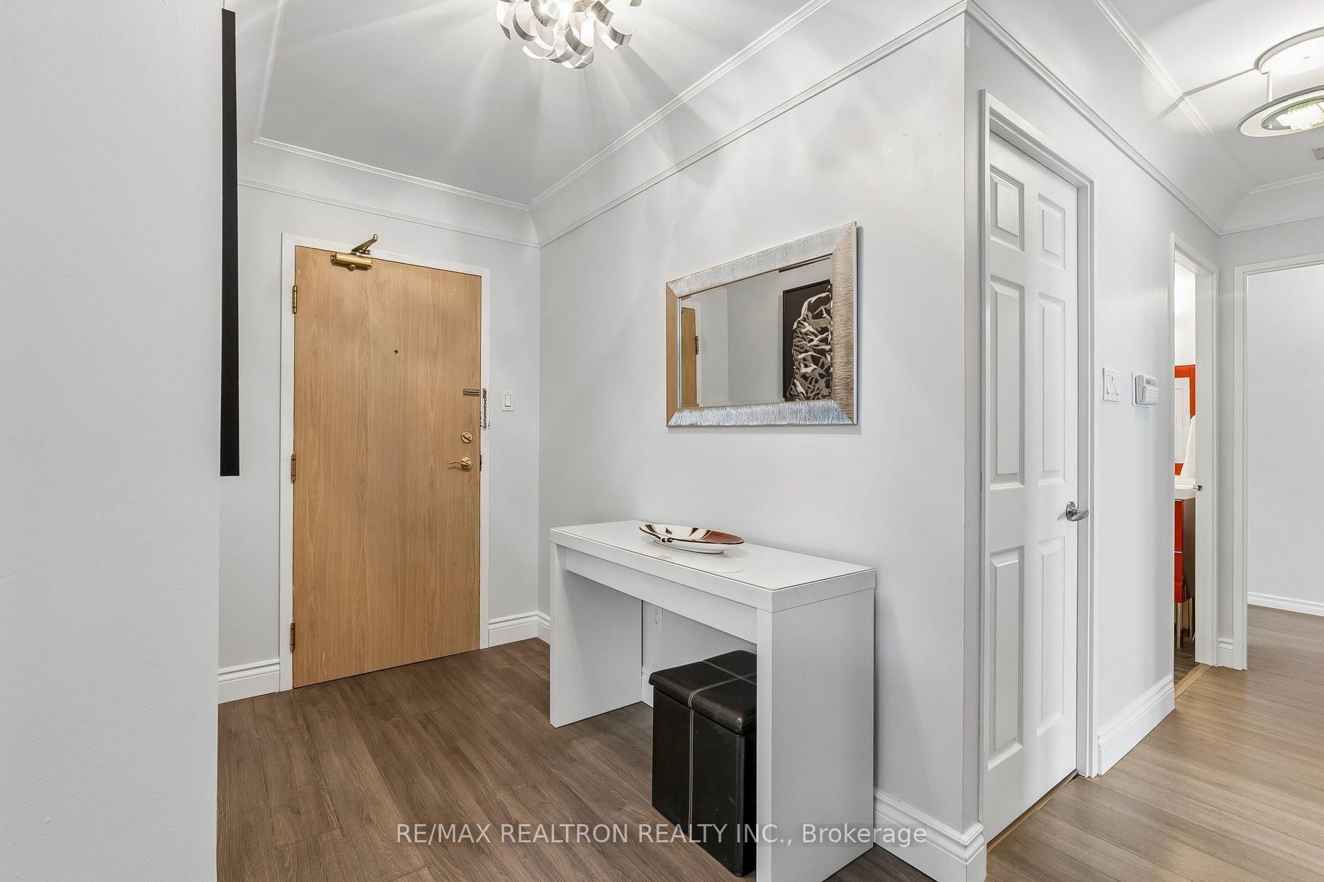 30 Harding Boulevard W 1111, Richmond Hill, ON L4C 9M3 photo 5