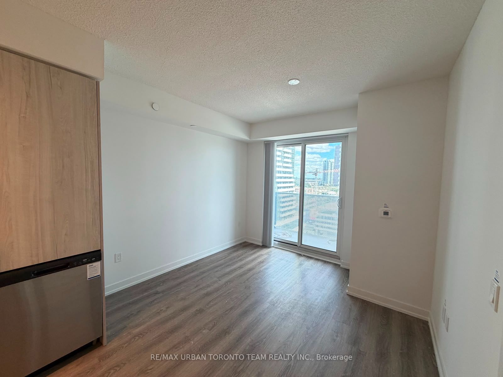 195 Commerce Street 1702, Vaughan, ON L4K 0P9 photo 4