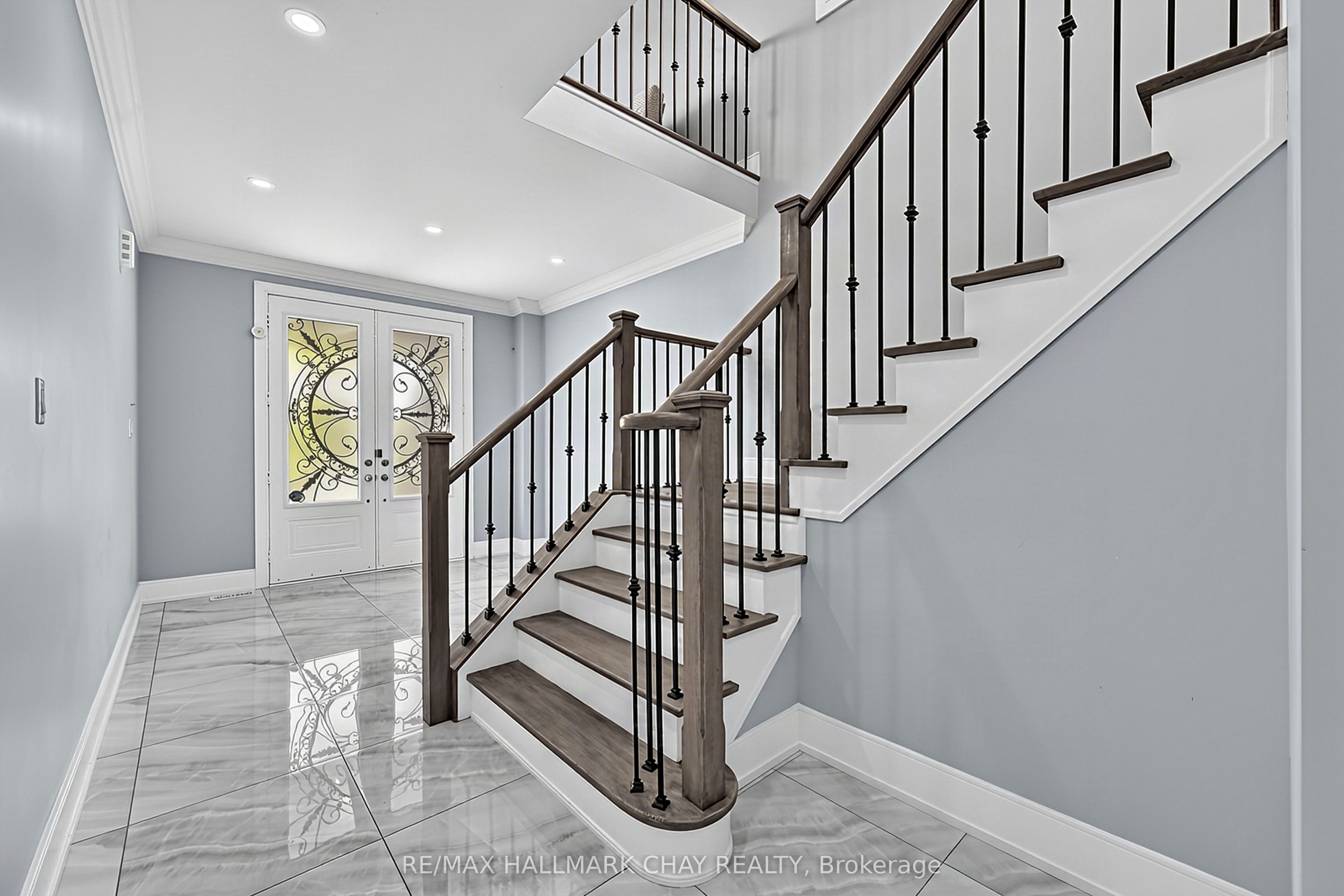 35 Tyndall Drive, Bradford West Gwillimbury, ON L3Z 4G6 photo 5