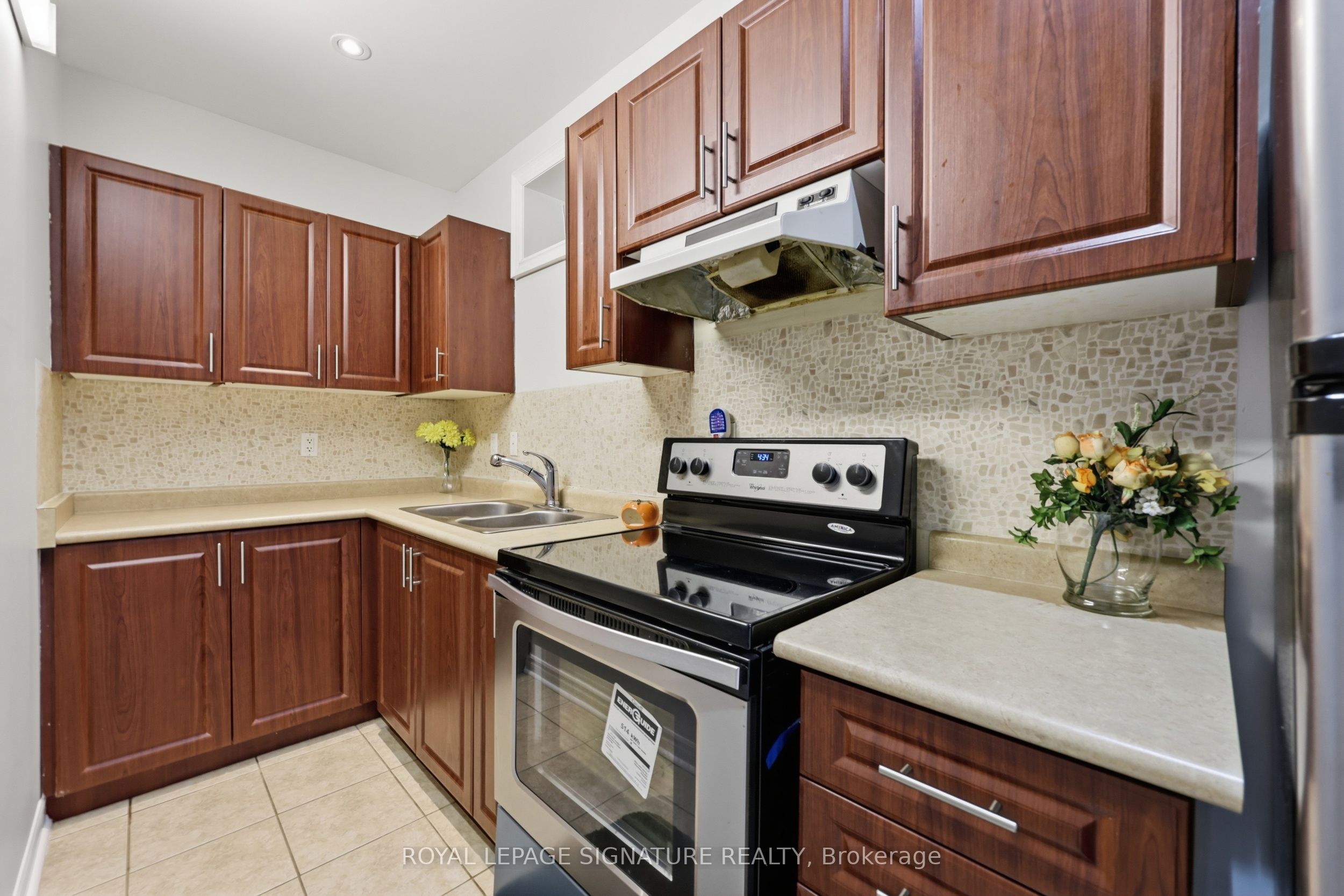 221 Peak Point Boulevard Bsmt, Vaughan, ON L6A 0B6 photo 4