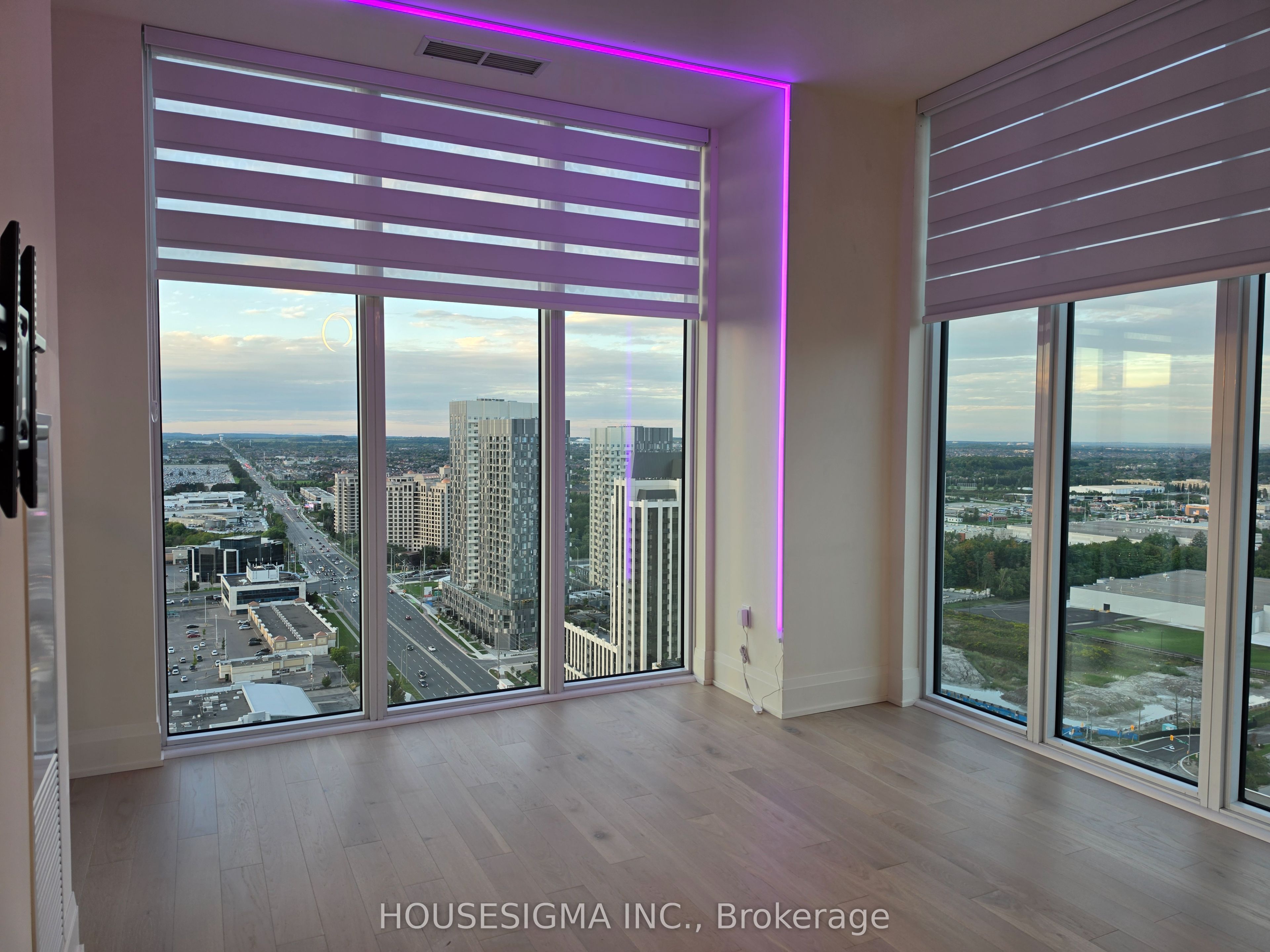 9000 Jane Street PH 218, Vaughan, ON L4K 0M6 photo 2