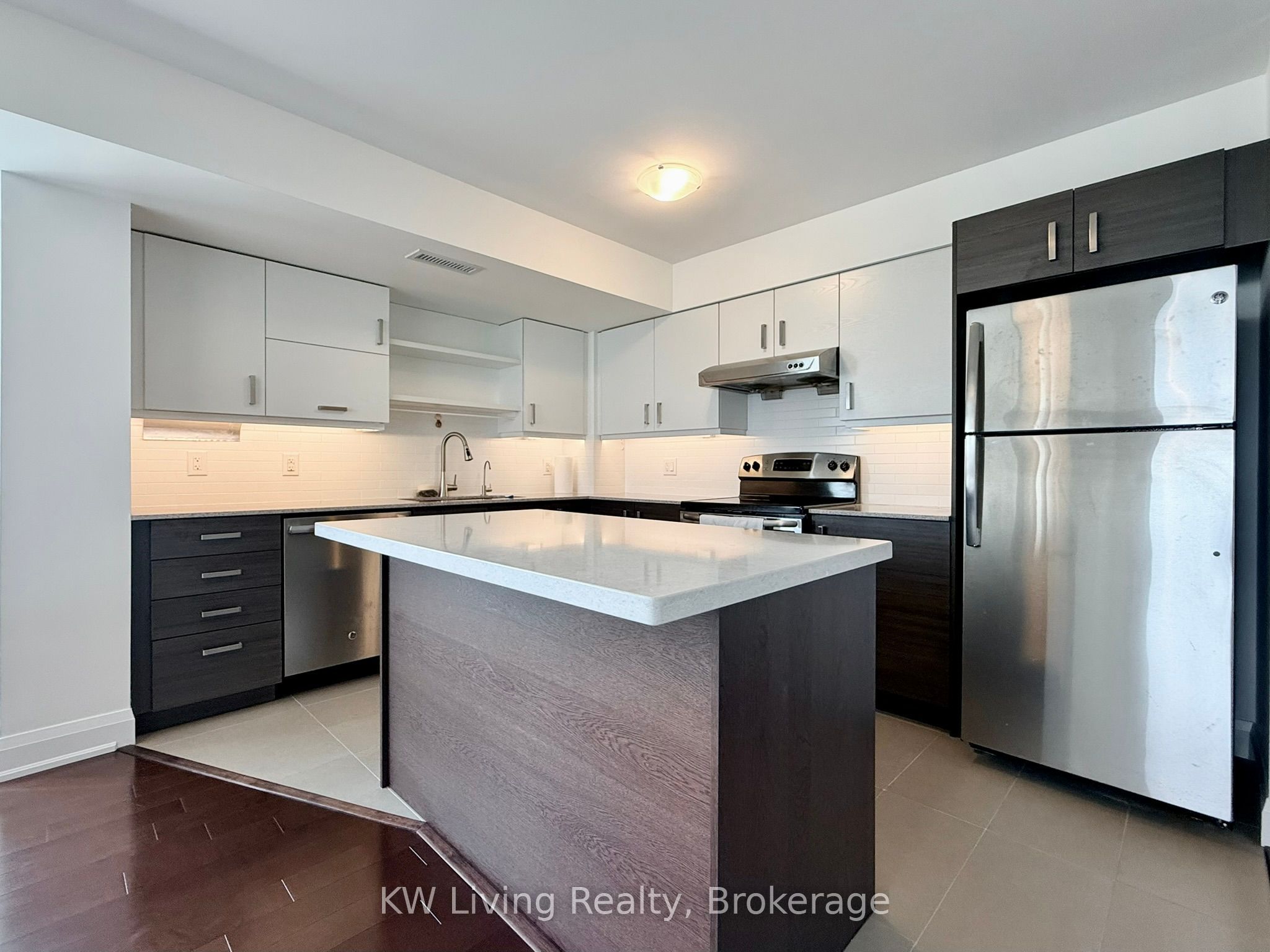 8200 Birchmount Road 1808, Markham, ON L3R 9W1 photo 4