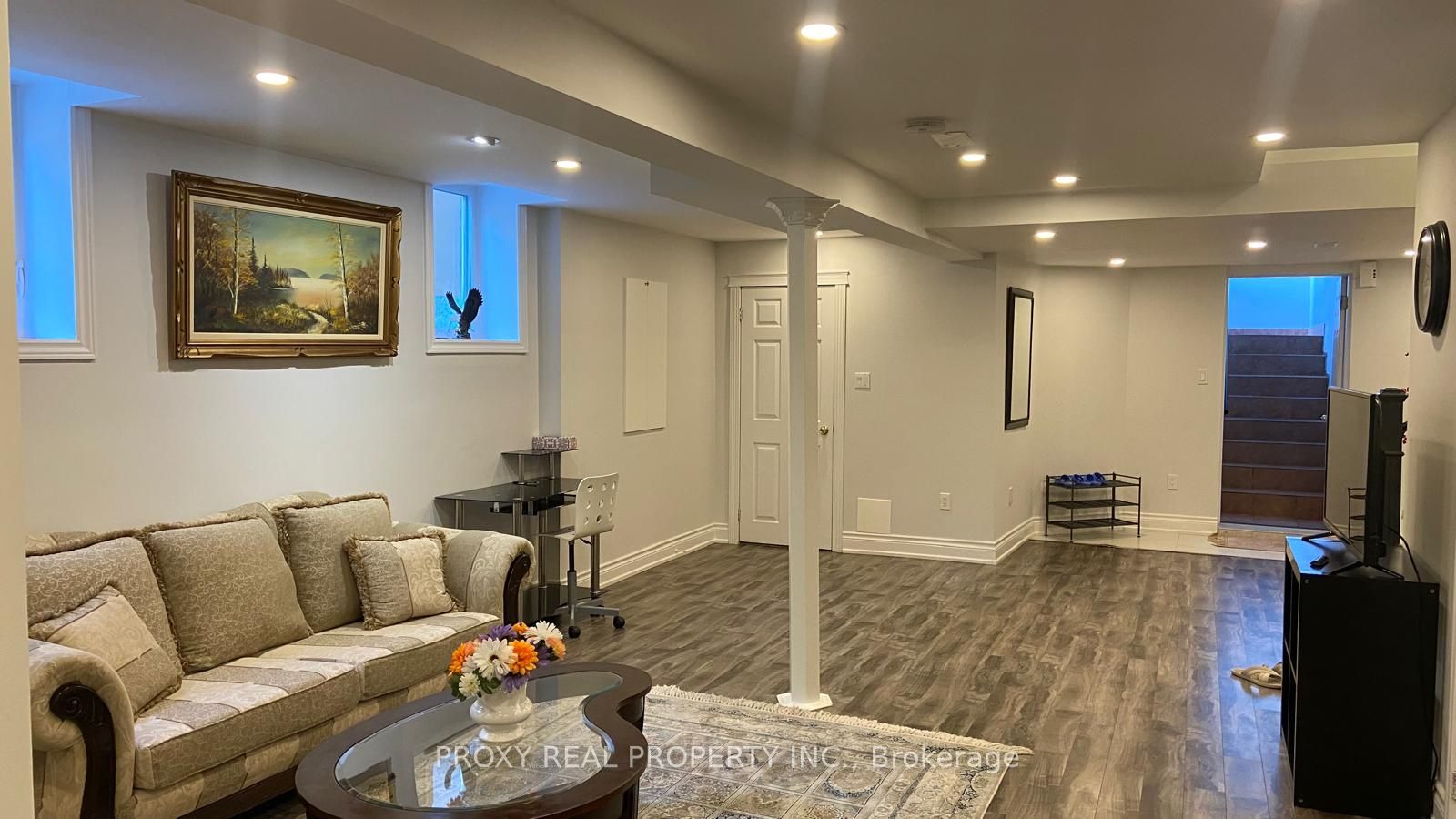 50 Verona Court Lower Level, Richmond Hill, ON L4S 2B8 photo 4