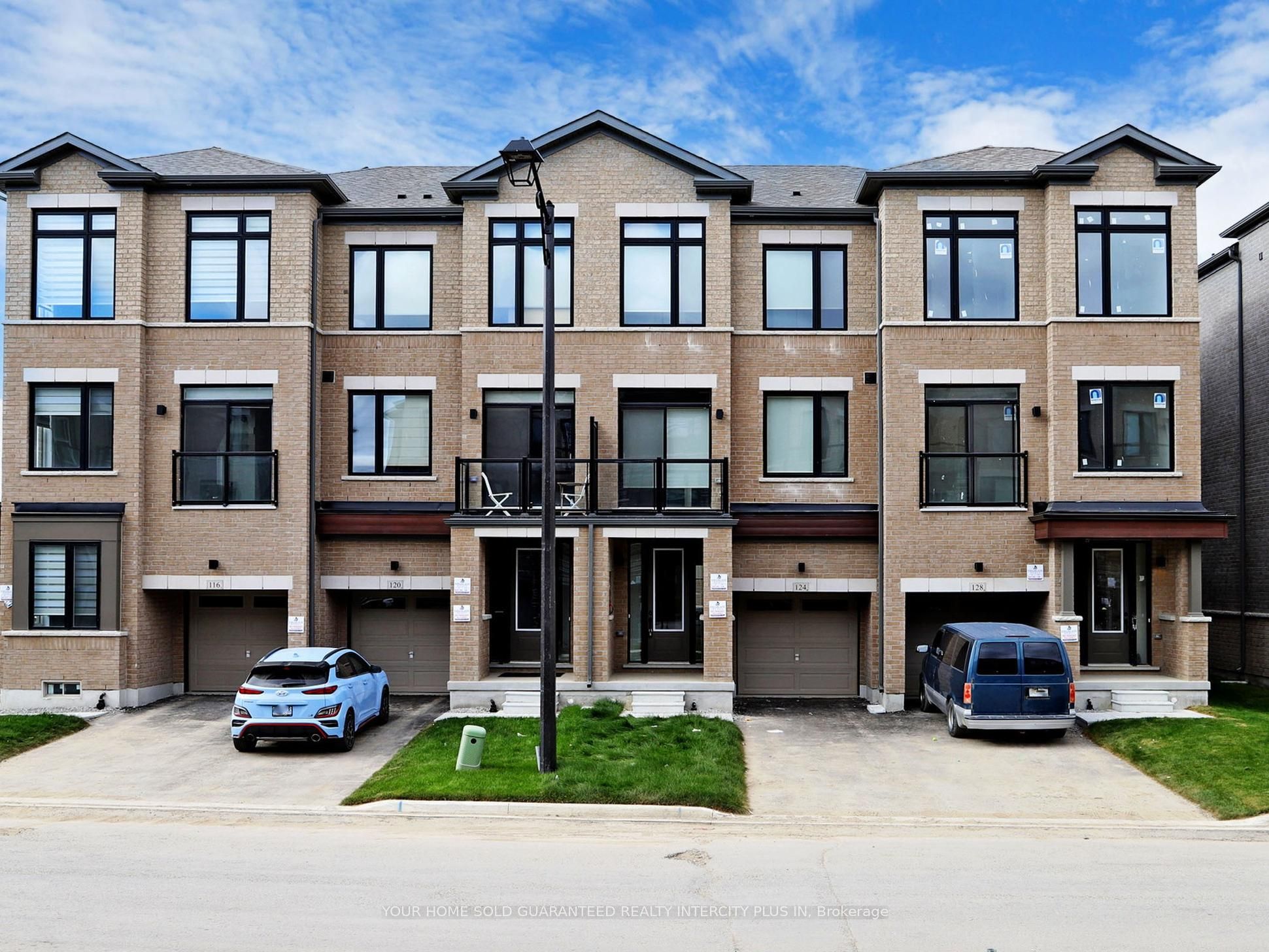 124 Tennant Circle, Vaughan, ON L4H 5L5