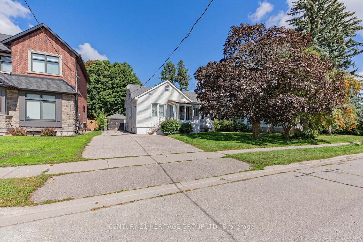 92 Kennedy Street E, Aurora, ON L4G 1C4 photo 2