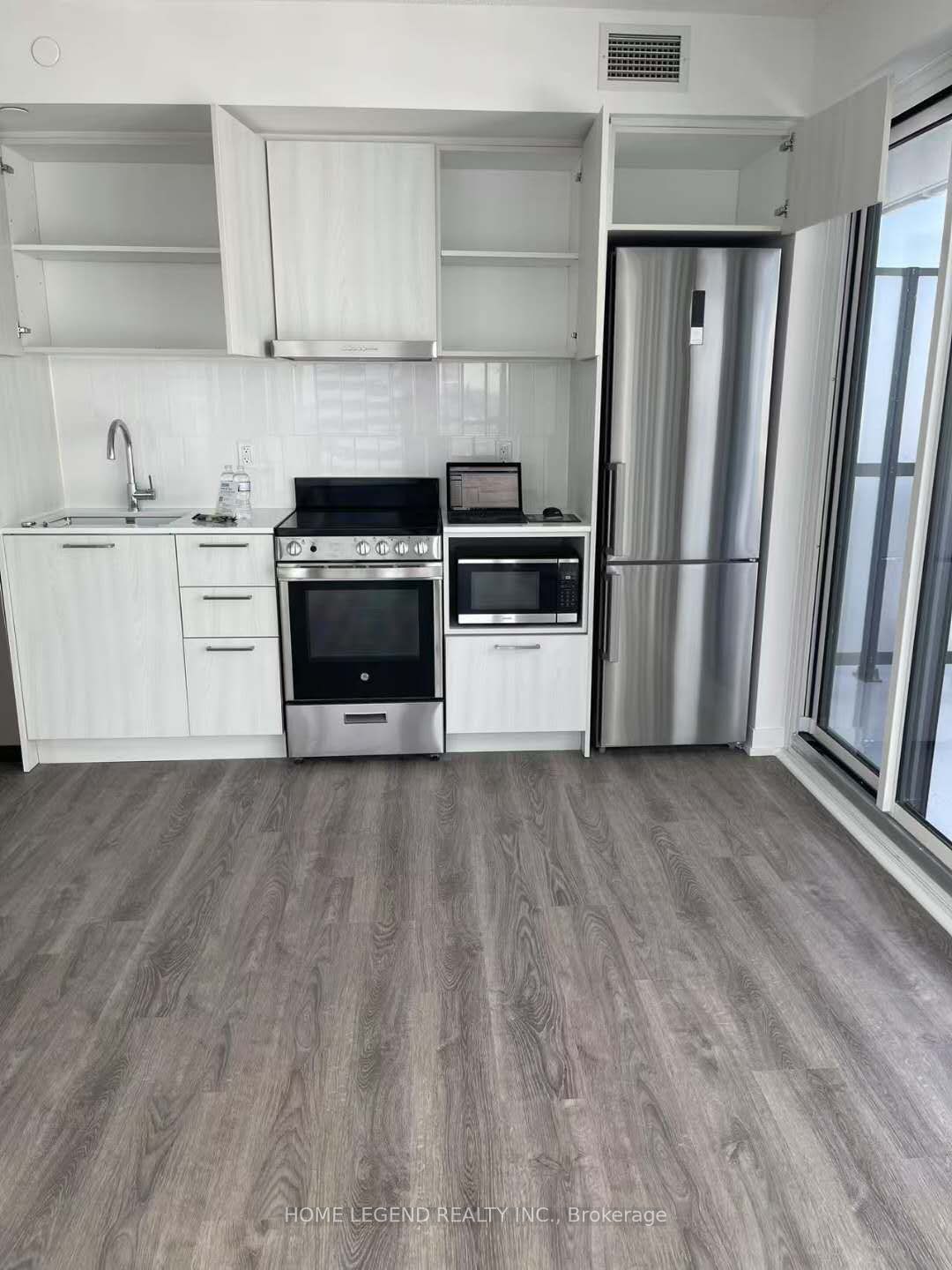 195 Commerce Street 3615, Vaughan, ON L4K 0P9 photo 3
