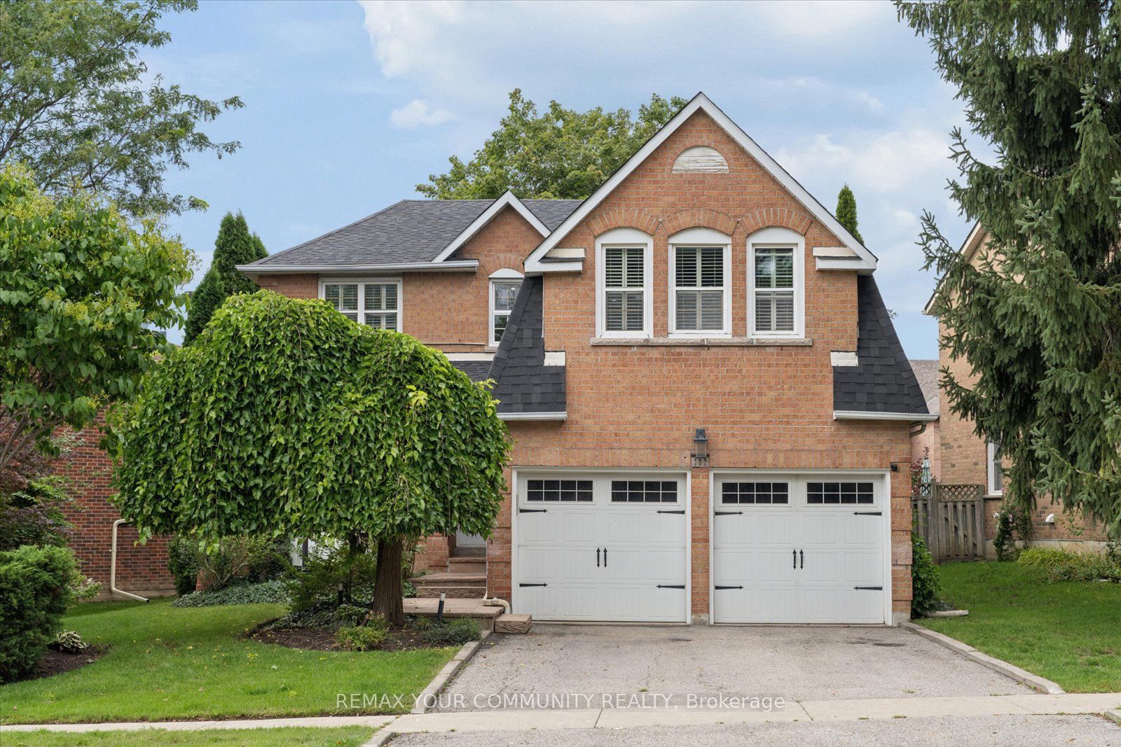 102 Edmund Seager Drive, Vaughan, ON L4J 4S8