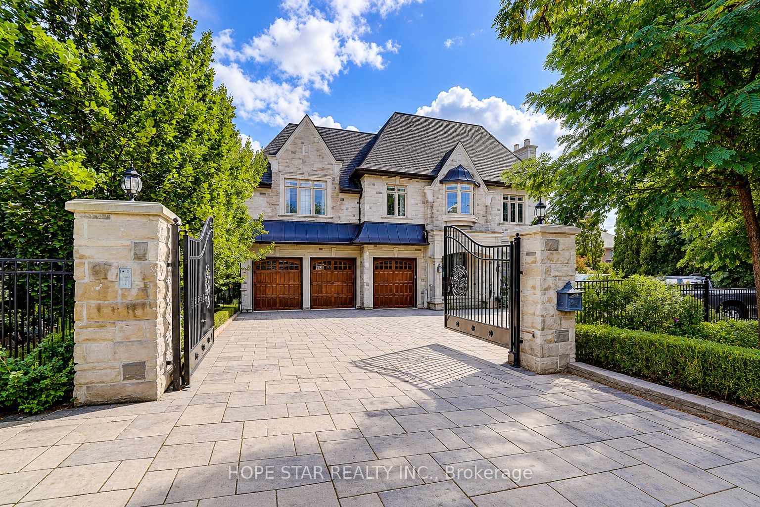 111 Garden Avenue, Richmond Hill, ON L4C 6L6 photo 5