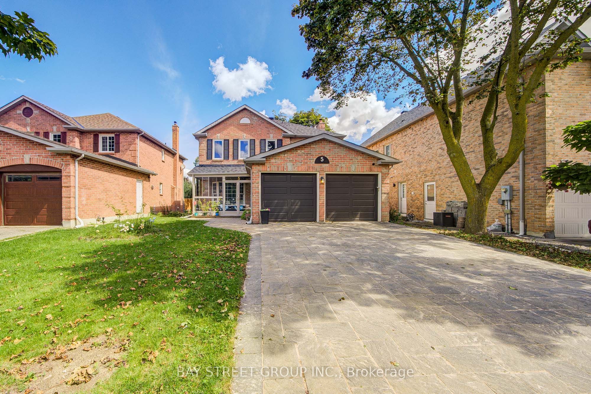 5 Captain Francis Drive, Markham, ON L3R 9C7
