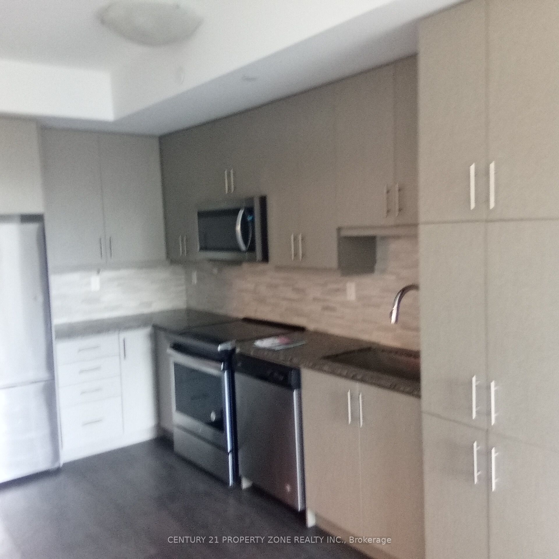 6235 Main Street 317, Whitchurch-Stouffville, ON L4A 7G8 photo 2