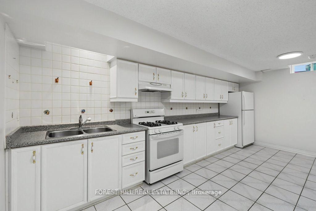 46 Gianmarco Way Bsmt, Vaughan, ON L6A 3J3 photo 5