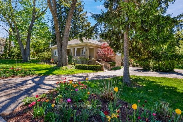 41 Kennedy Street W, Aurora, ON L4G 2L6 photo 2