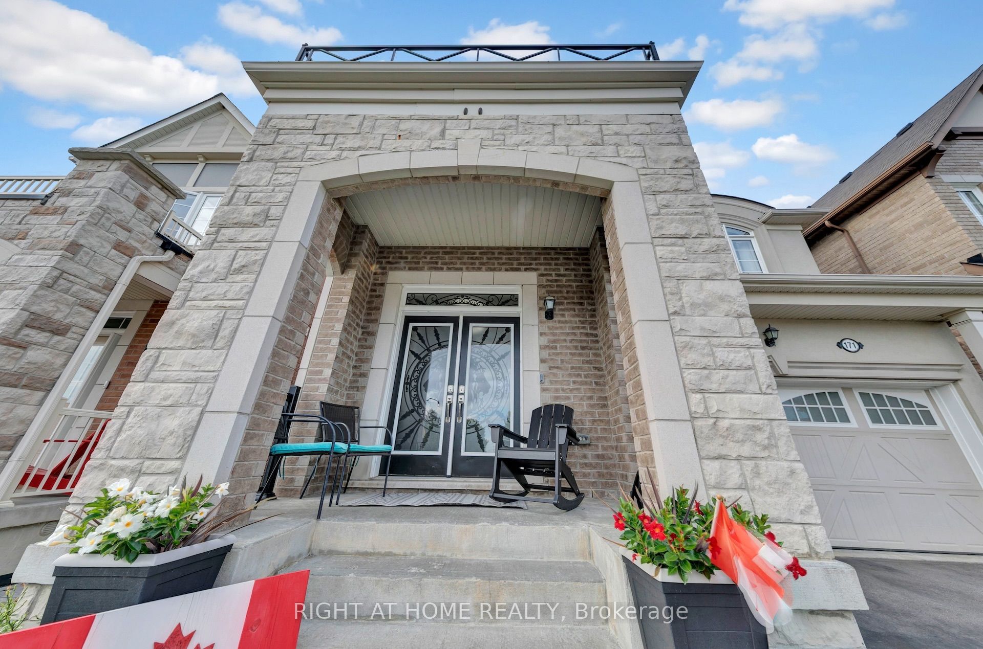 171 Thomas Phillips Drive, Aurora, ON L4G 0X9 photo 4