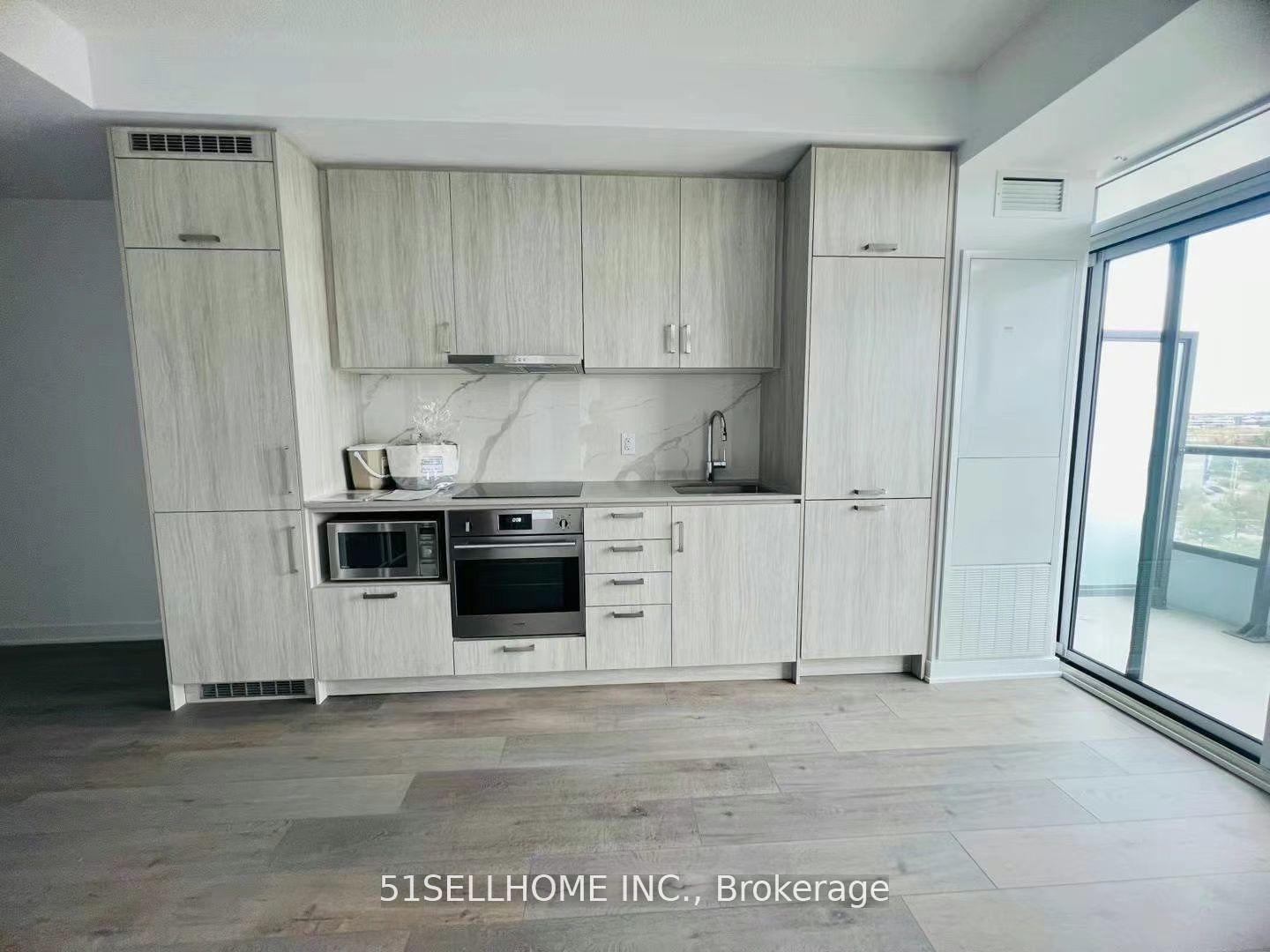 60 Honeycrisp Crescent 718, Vaughan, ON L4K 0N5 photo 3