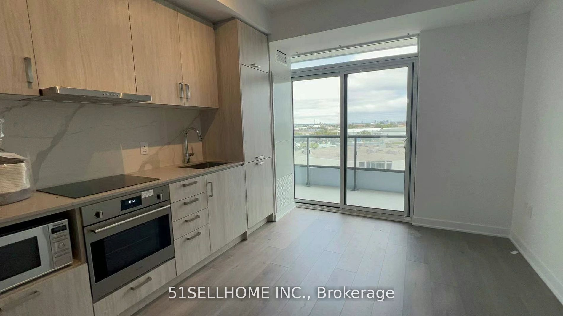 60 Honeycrisp Crescent 718, Vaughan, ON L4K 0N5 photo 4
