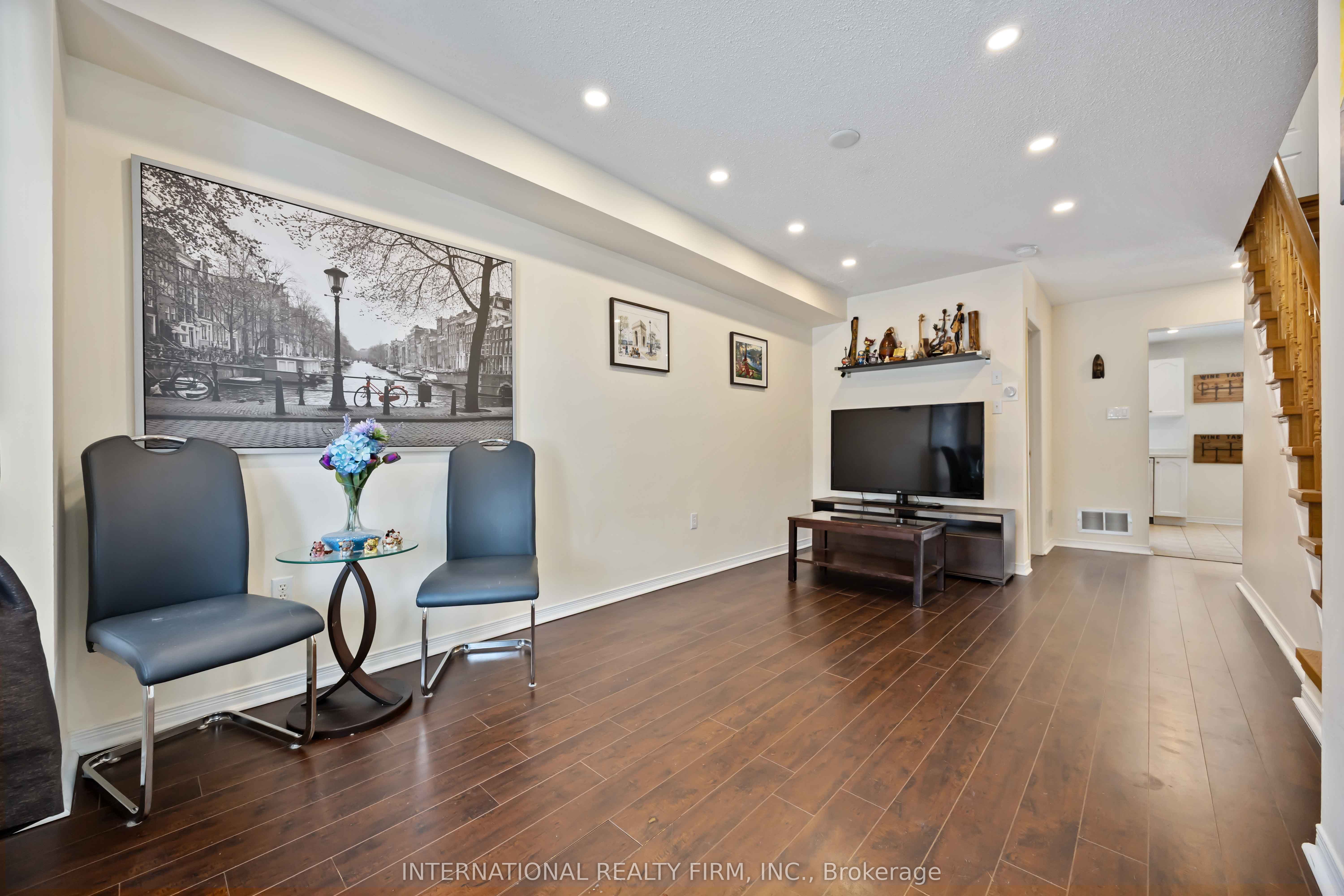 340 Flagstone Way, Newmarket, ON L3X 2R8 photo 3