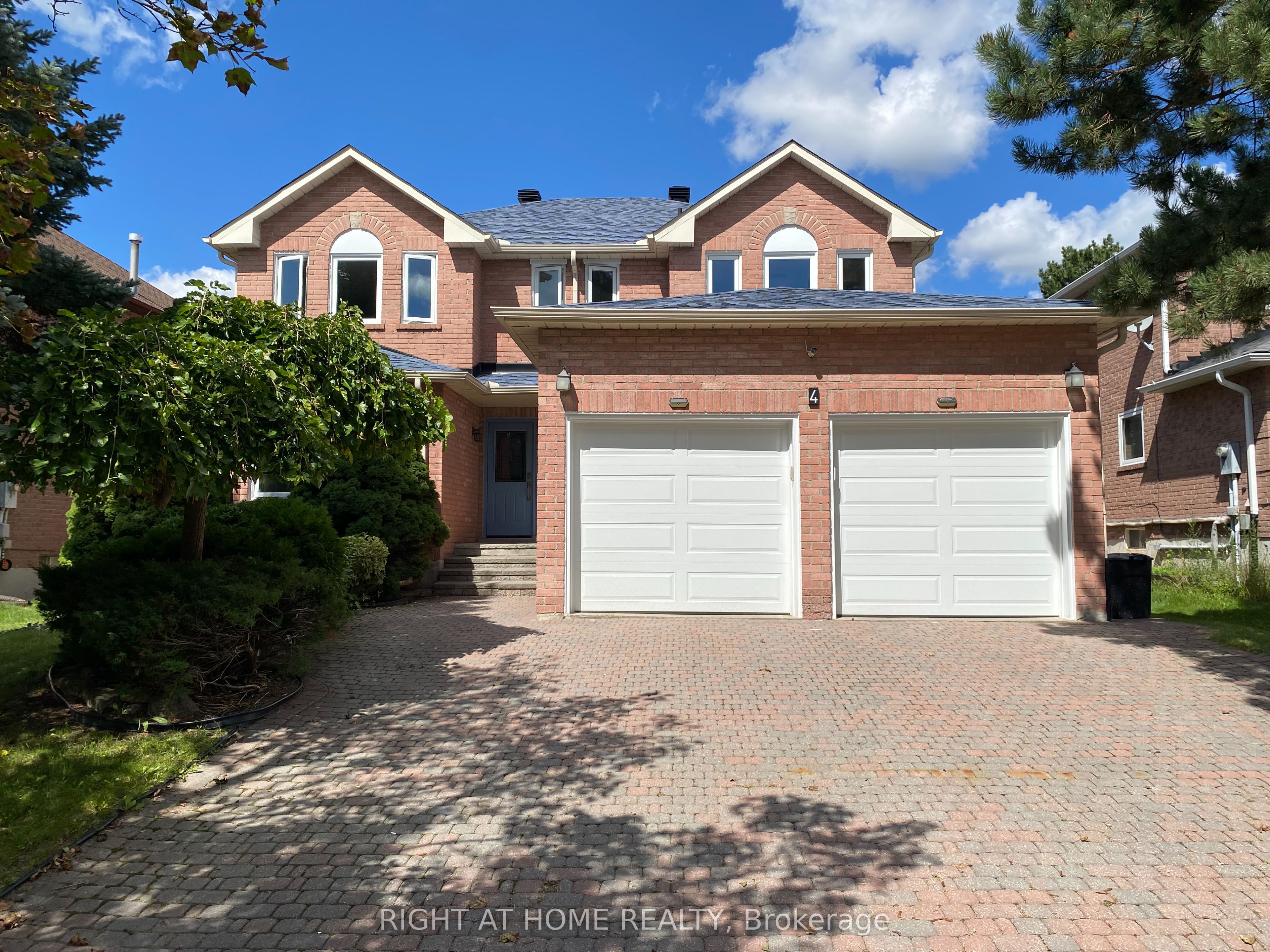 4 Kirkland Court, Richmond Hill, ON L4C 9H3