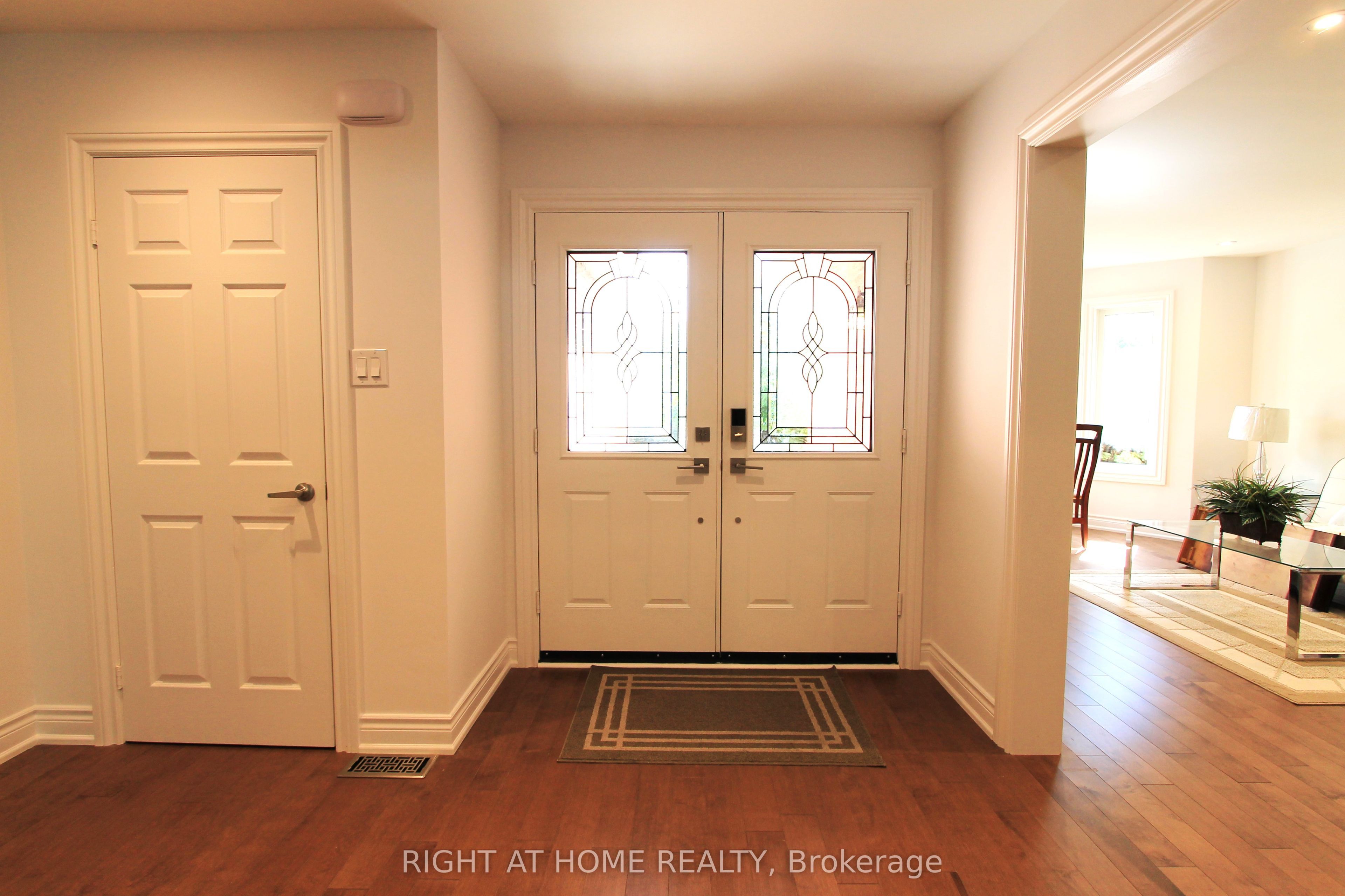 4 Kirkland Court, Richmond Hill, ON L4C 9H3 photo 3