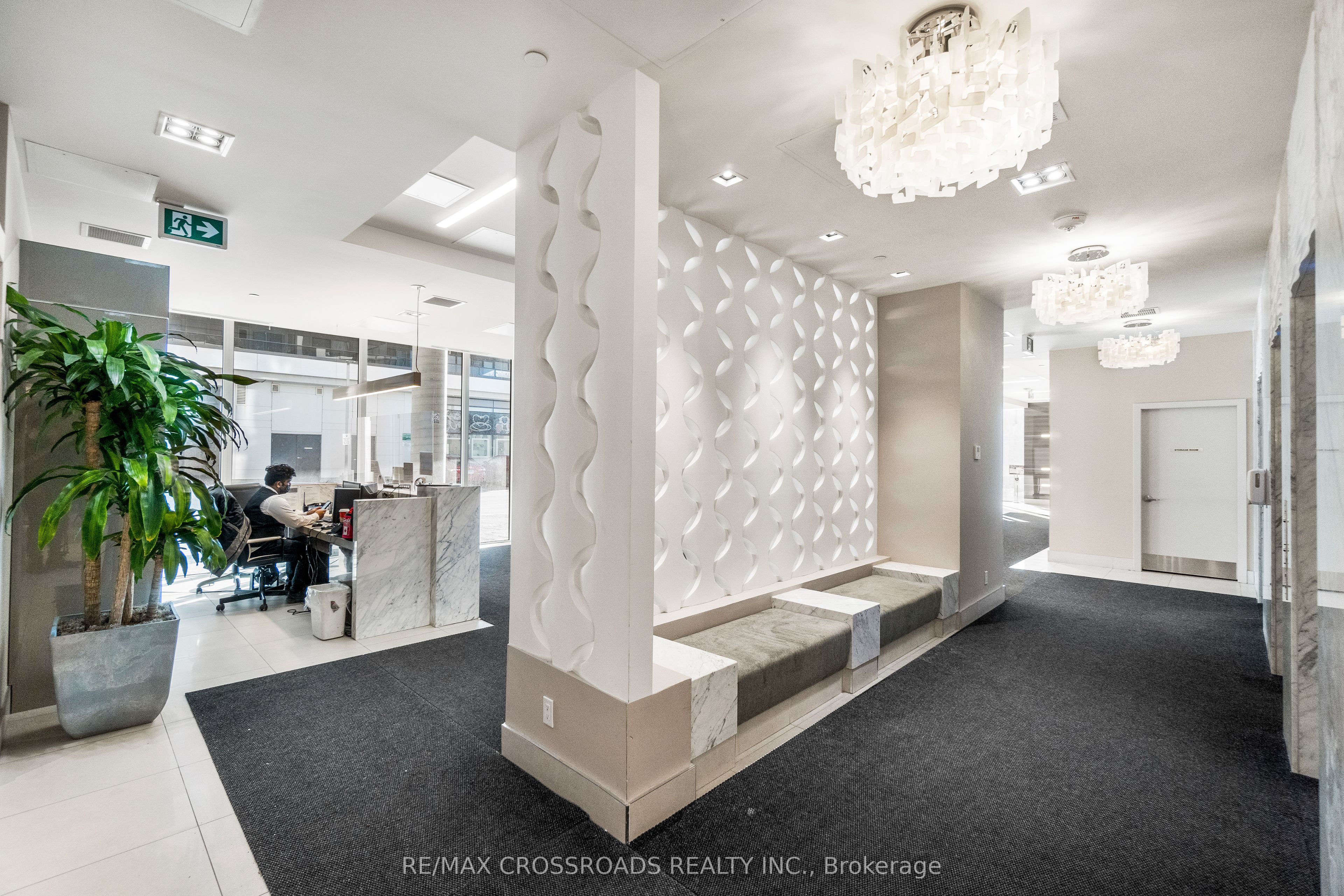 9618 Yonge Street TH102, Richmond Hill, ON L4C 0X5 photo 3