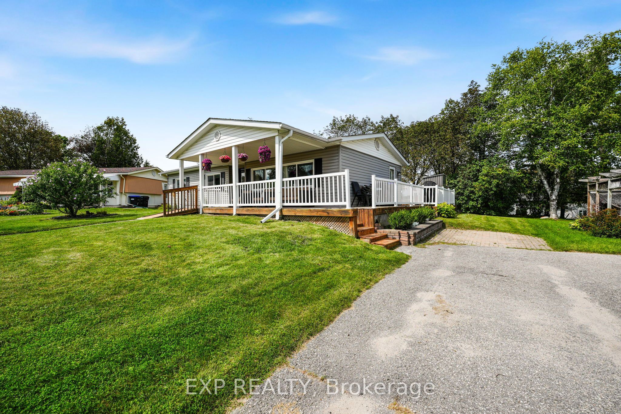 4 Fairbirch Court, Innisfil, ON L9S 1R2 photo 2