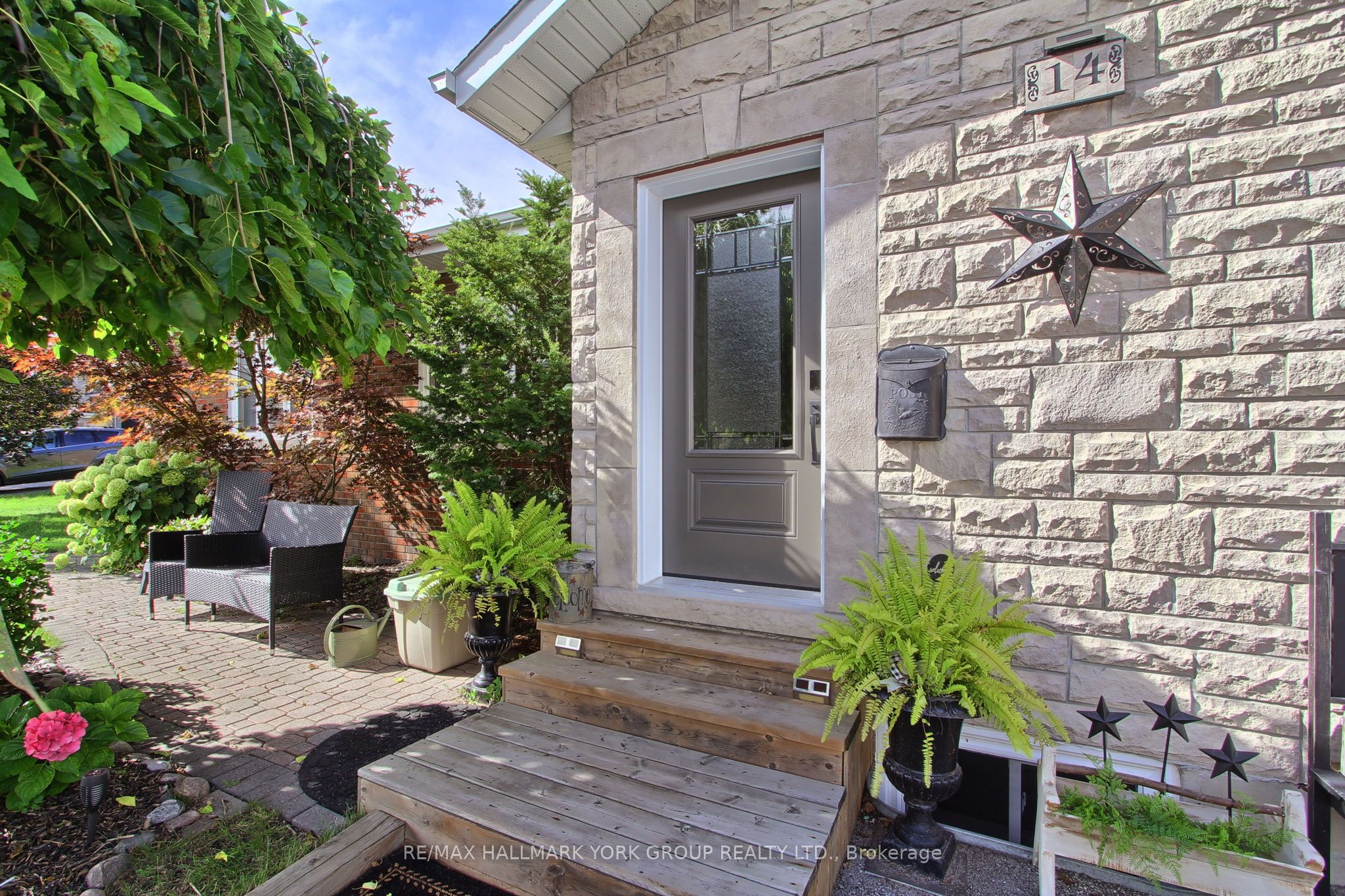 14 Bowers Road, East Gwillimbury, ON L9N 1J2 photo 4