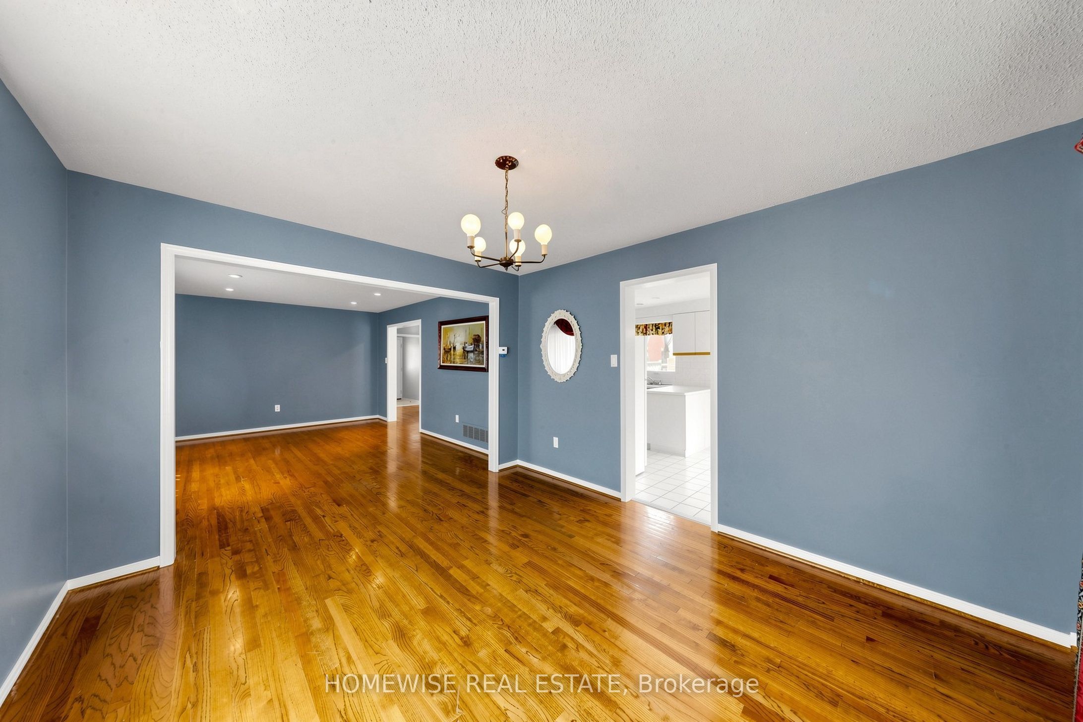 11 Briarcliffe Crescent Main, Vaughan, ON L4J 7G5 photo 4