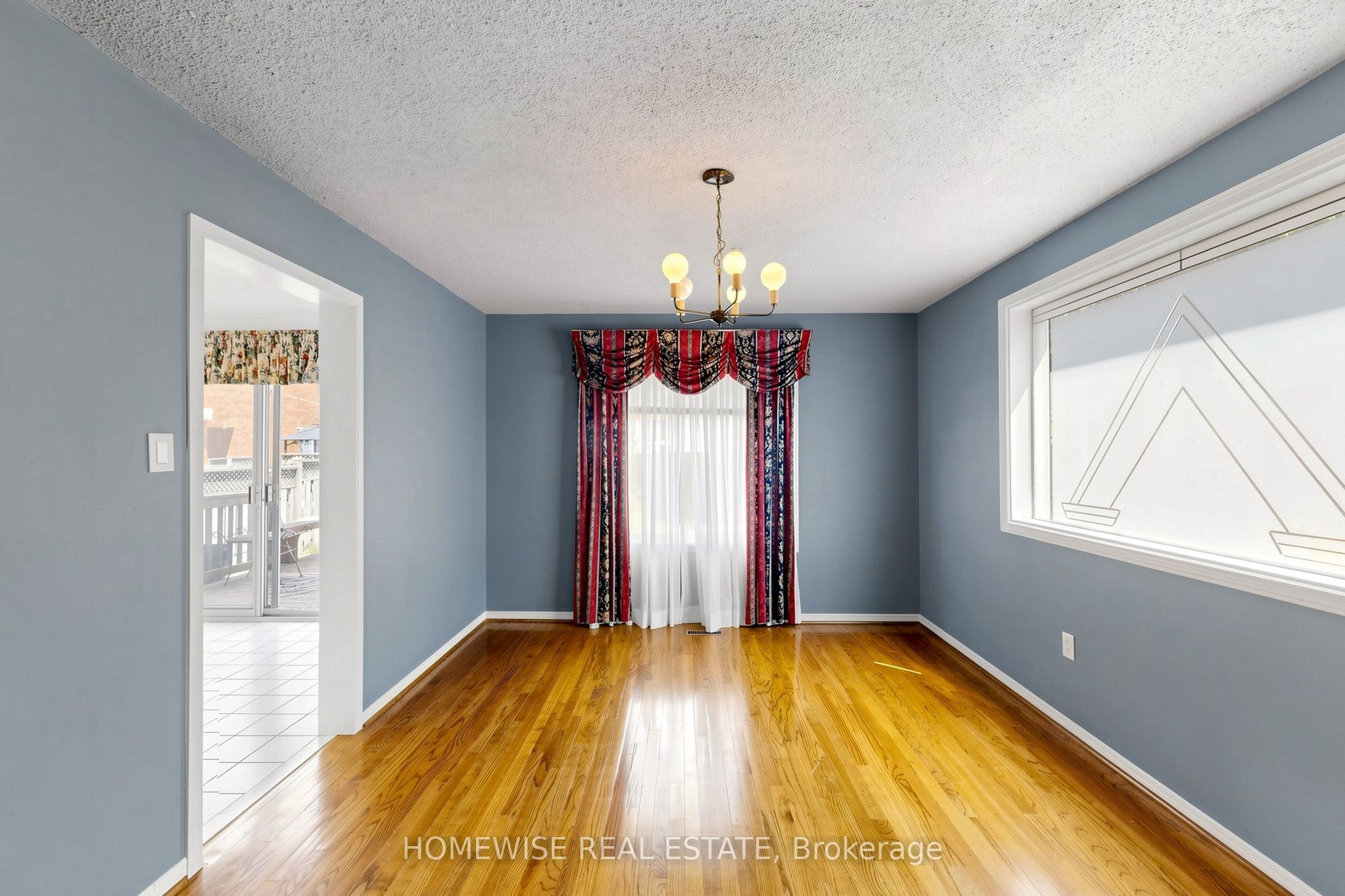 11 Briarcliffe Crescent Main, Vaughan, ON L4J 7G5 photo 5