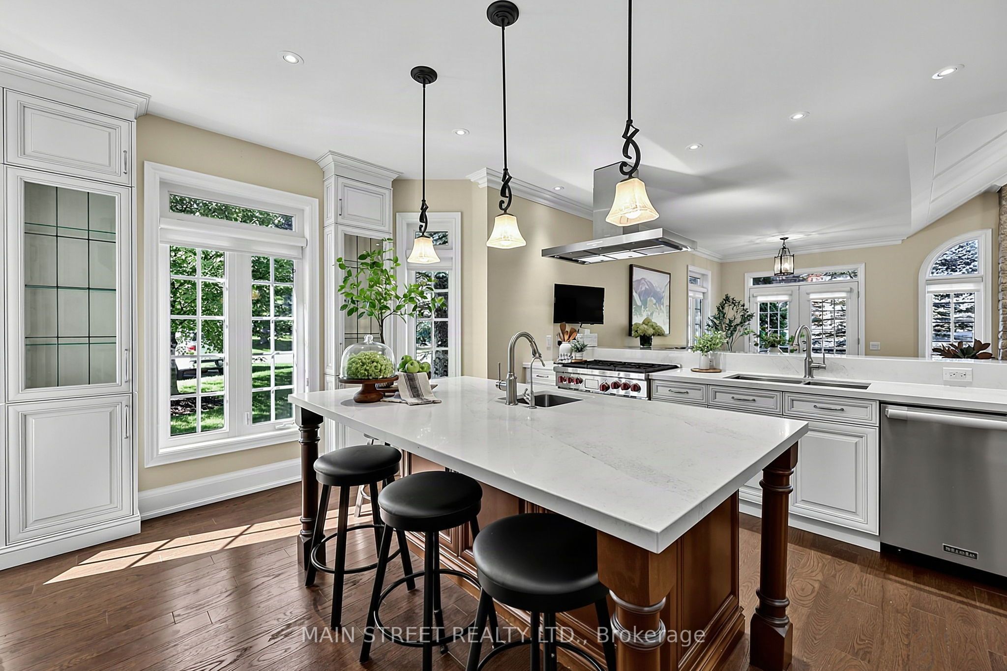 40 Tucker Court, Aurora, ON L4G 7T1 photo 5