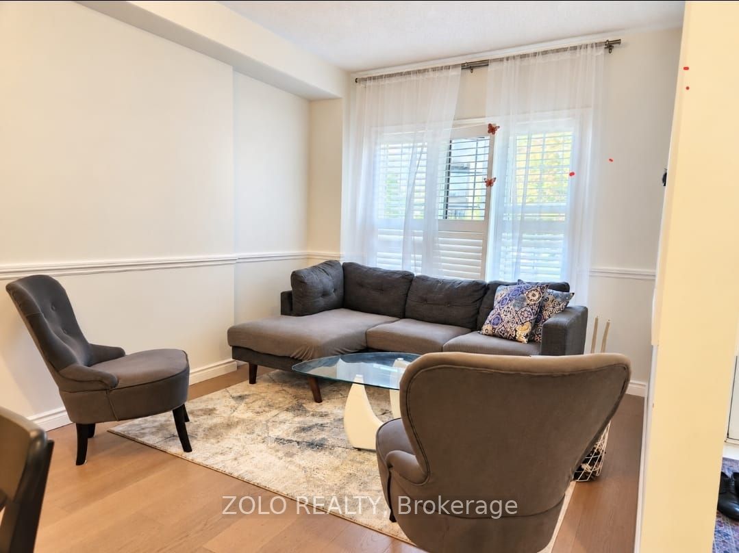 33 Walkview Crescent, Richmond Hill, ON L4E 4H5 photo 3