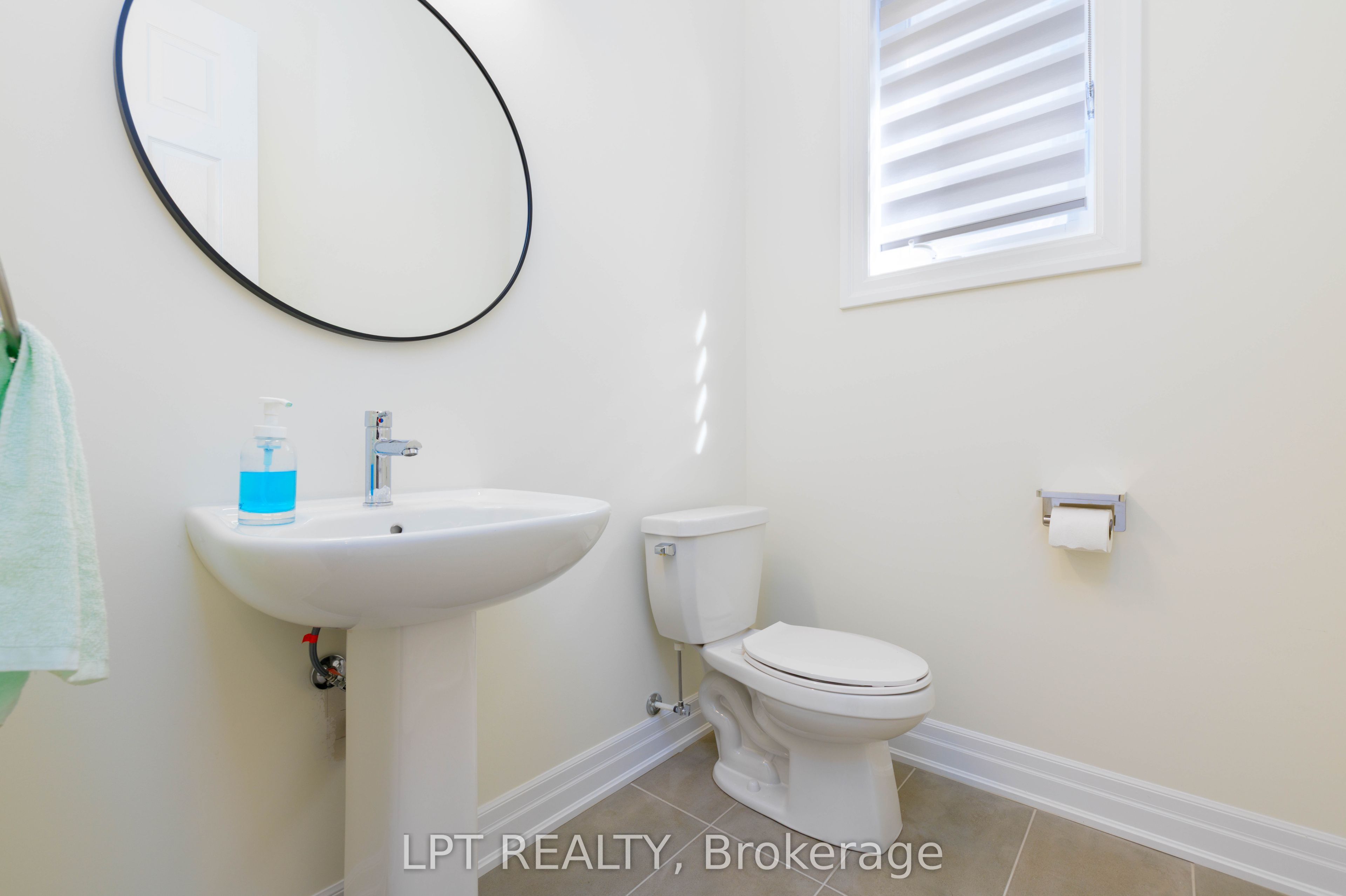 32 Max Bulmer Court, Georgina, ON L3X 3J9 photo 4
