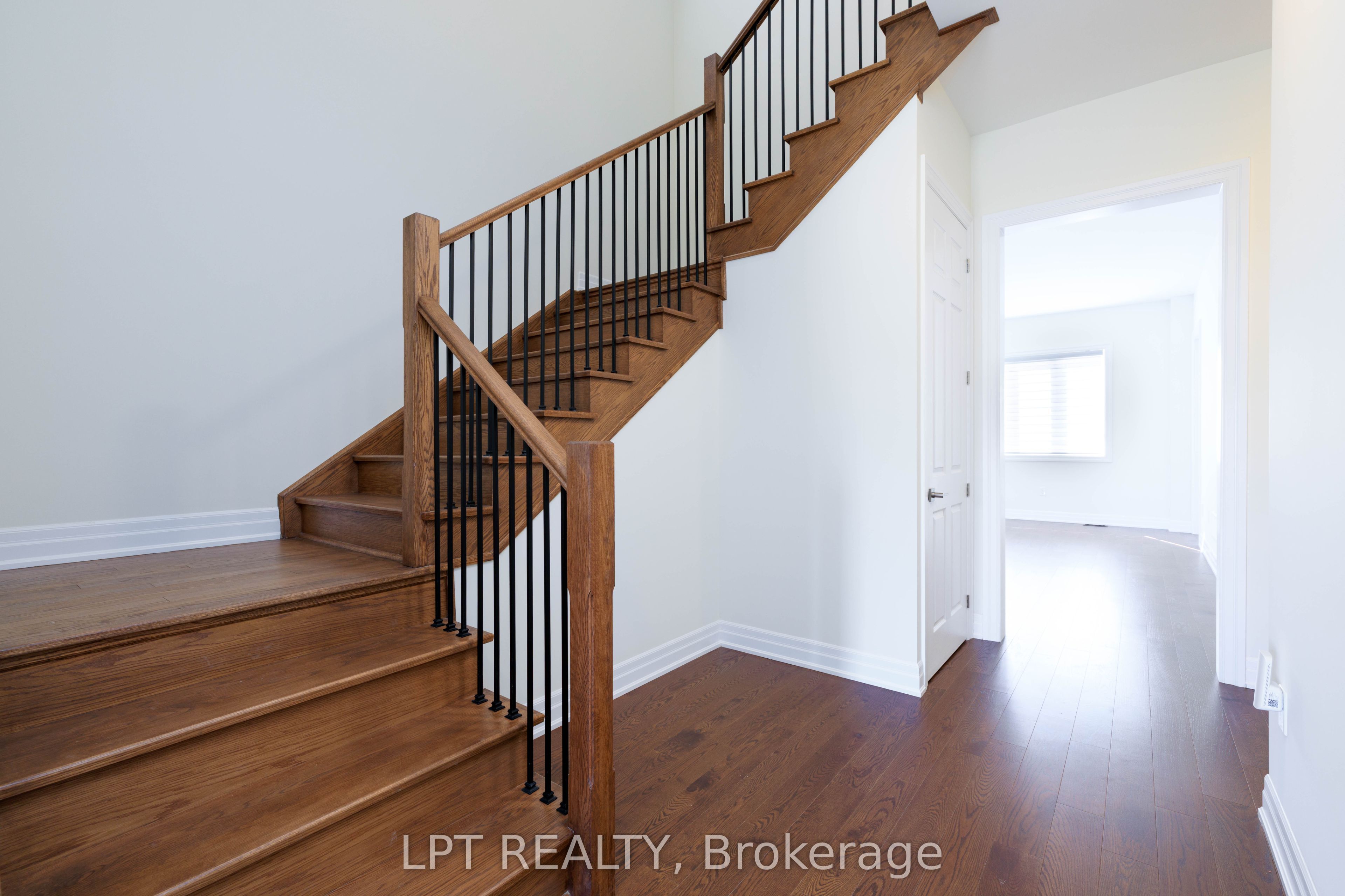 32 Max Bulmer Court, Georgina, ON L3X 3J9 photo 5