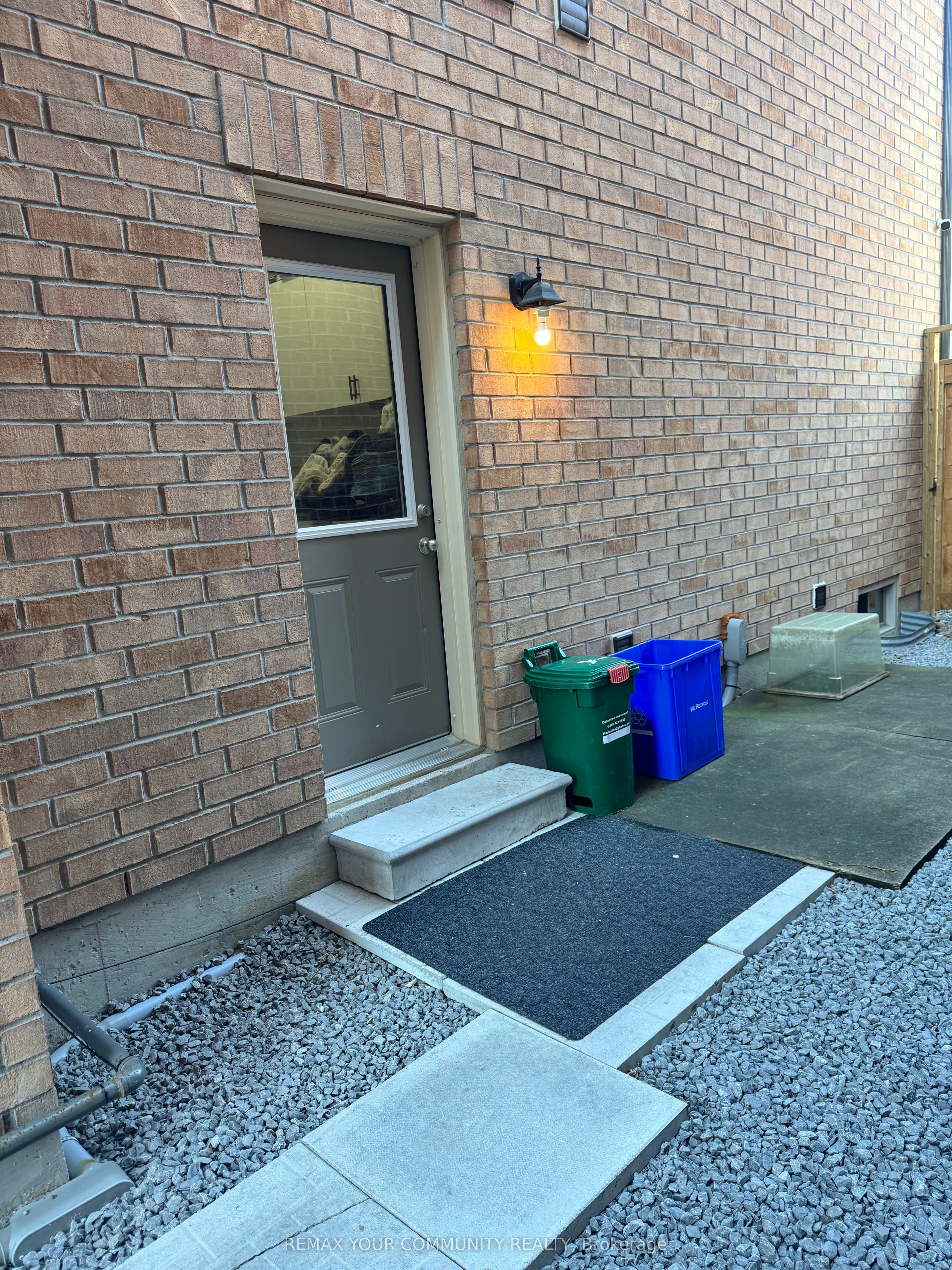 51 Murray Leonard Lane (Basement Apartment), East Gwillimbury, ON L9N 0Z5 photo 2